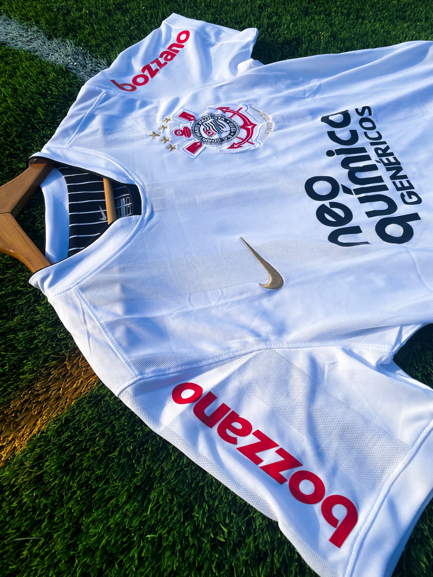 Close-up of retro Corinthians crest and collar detail