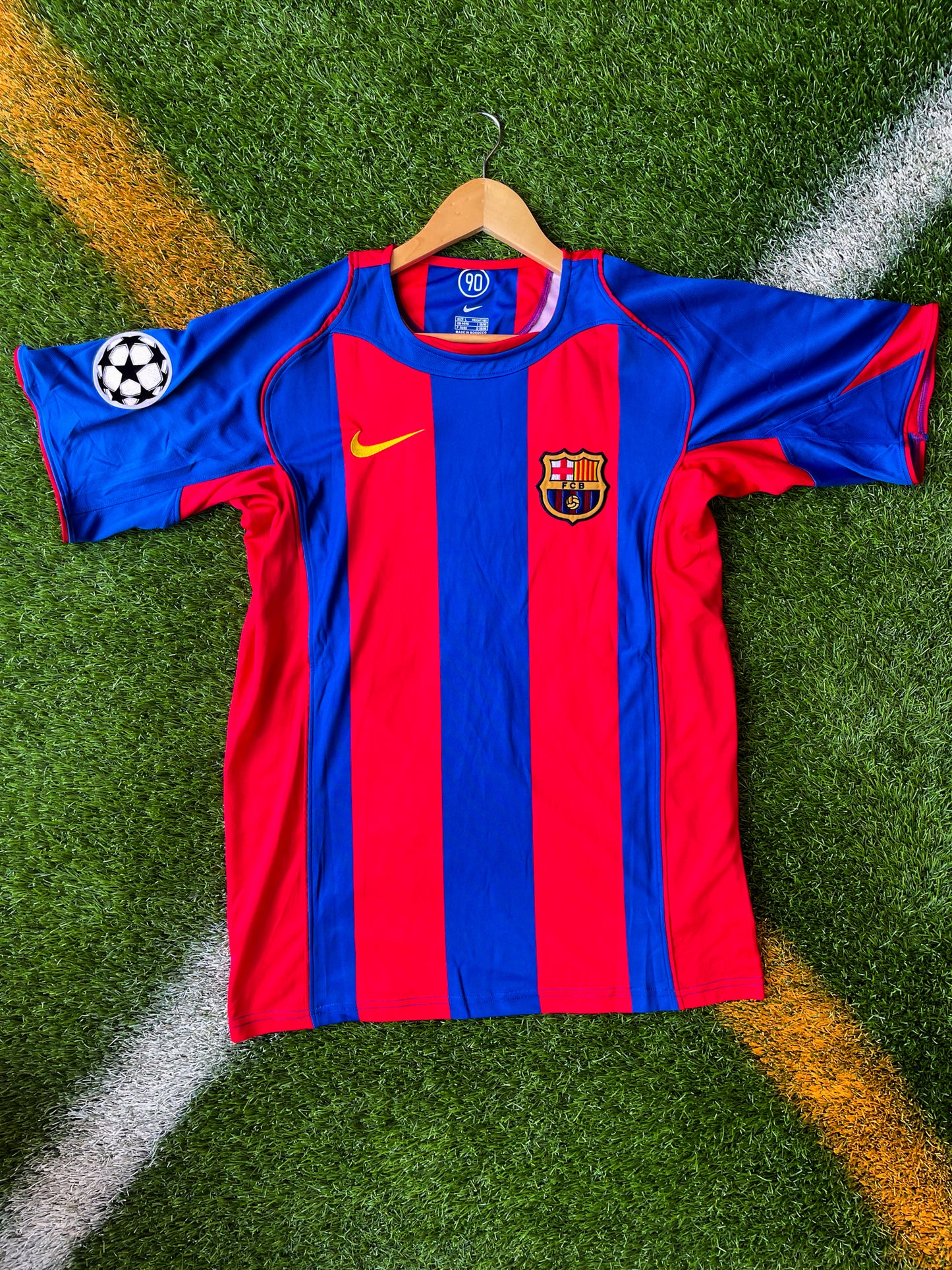 Front view of FC Barcelona 2004-2005 Home jersey with Messi #30