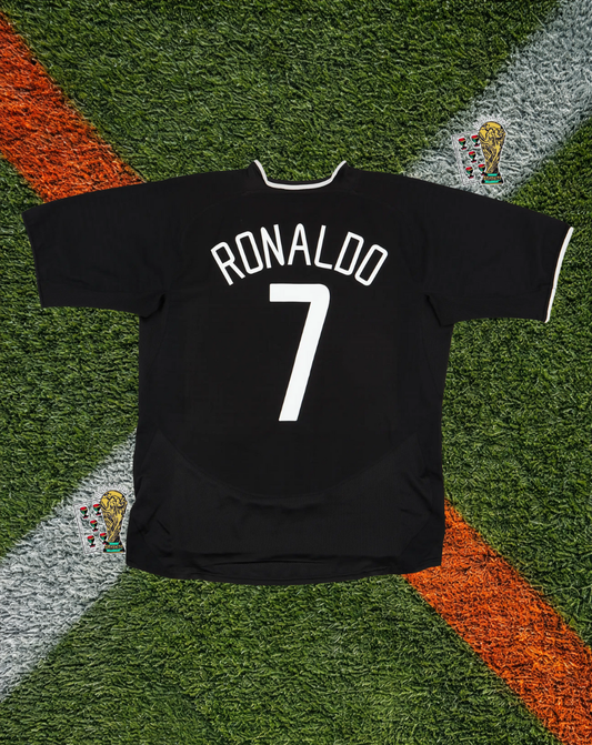 Manchester United 2003–04 Away Ronaldo #7 – Nike Black Retro Football Shirt Vodafone Vintage
