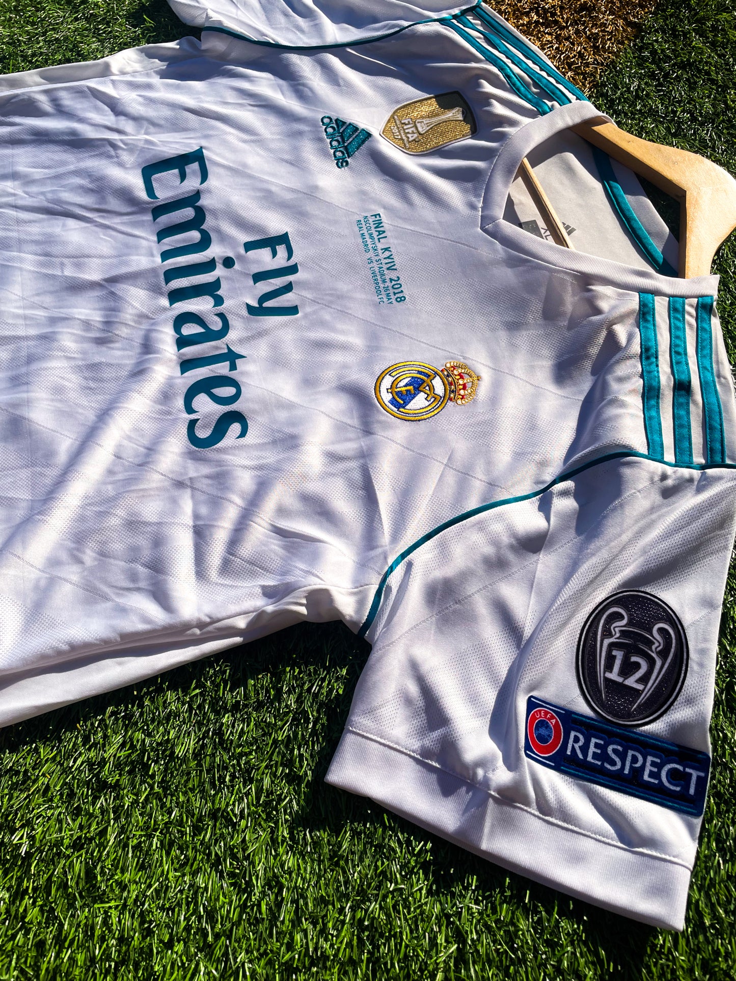 Real Madrid 2017–2018 Home Jersey – Ronaldo 7 – Crystal White