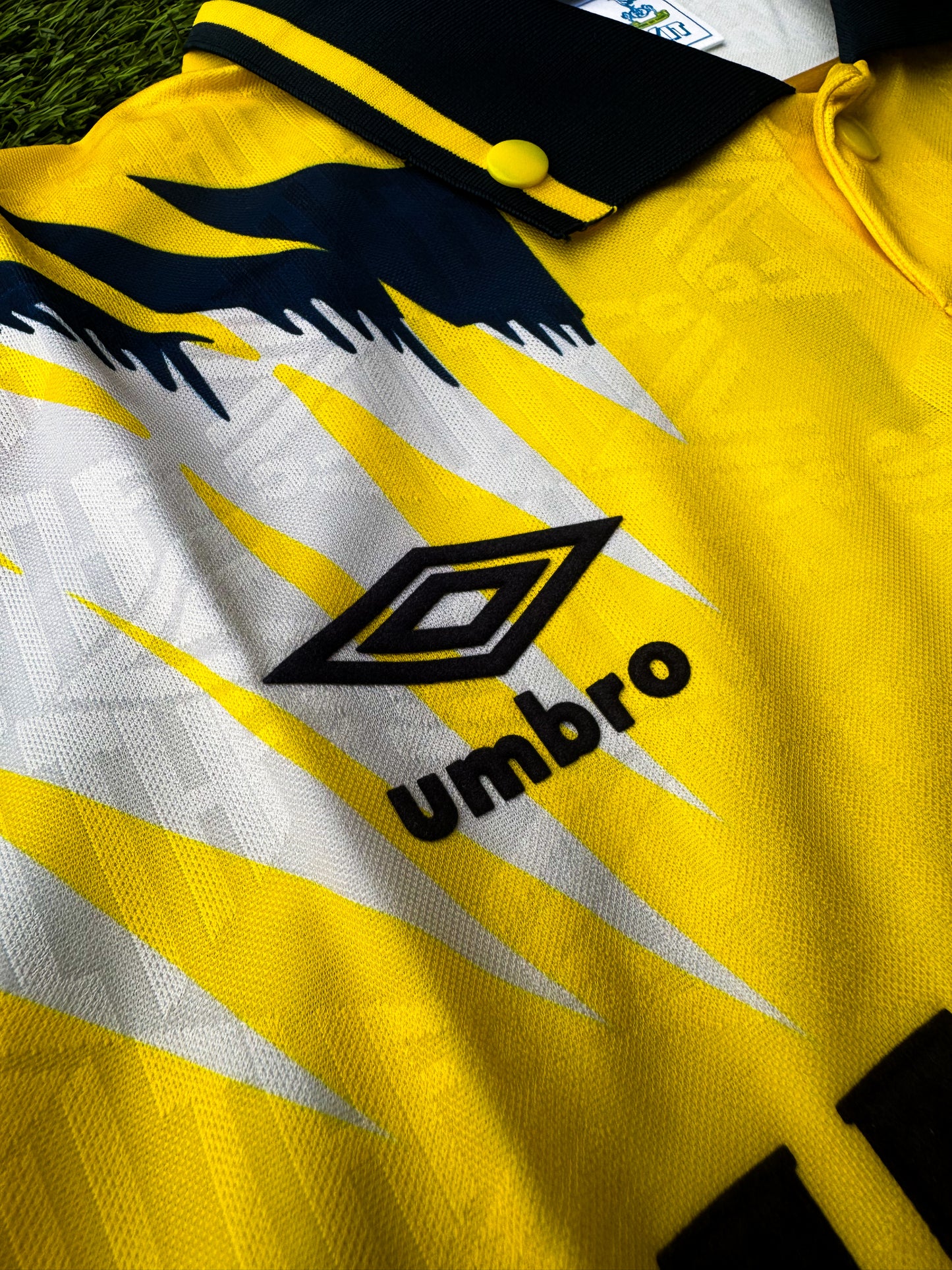 Tottenham 1991/1993 Away Jersey – Yellow Holsten Vintage Umbro Football Shirt