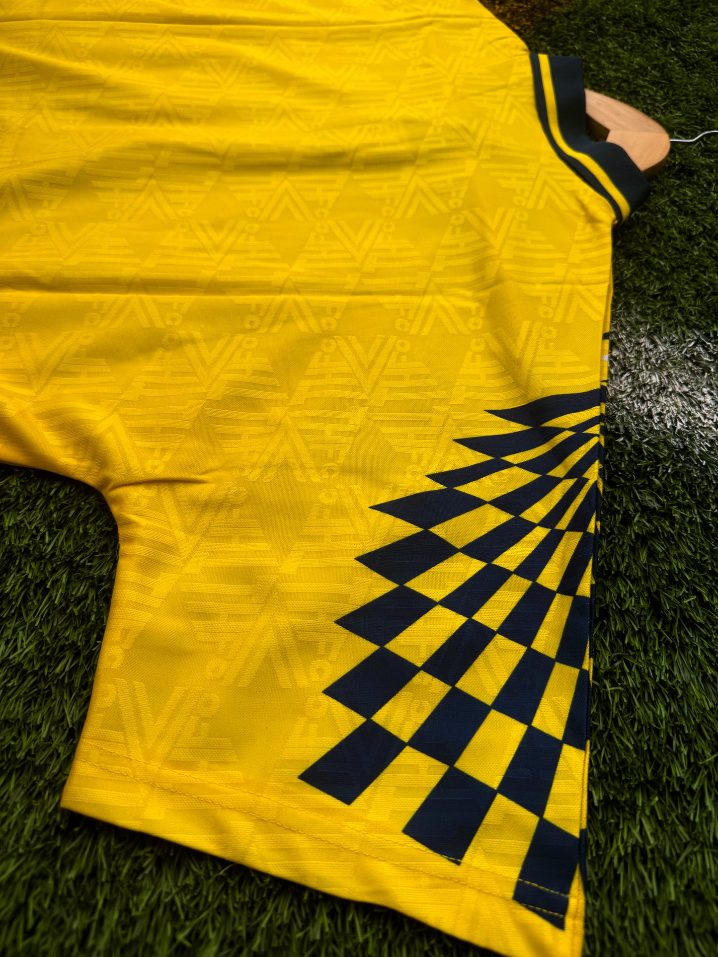 Tottenham 1991/1993 Away Jersey – Yellow Holsten Vintage Umbro Football Shirt