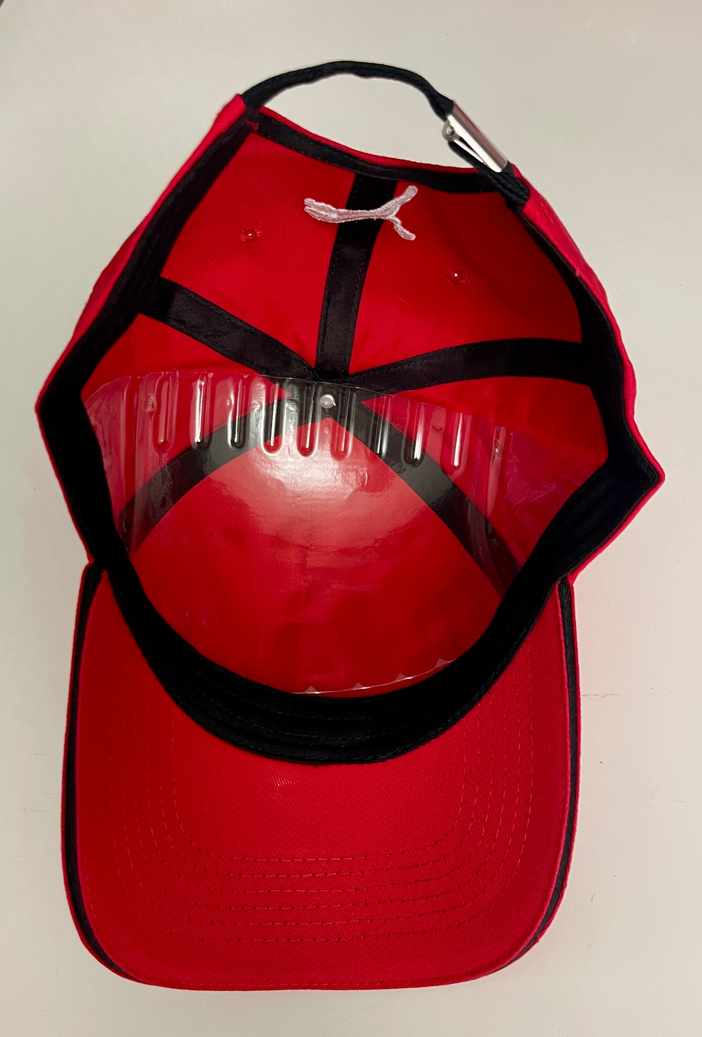 Ferrari Formula 1 Classic Red Hat – Timeless Prancing Horse Racing Cap
