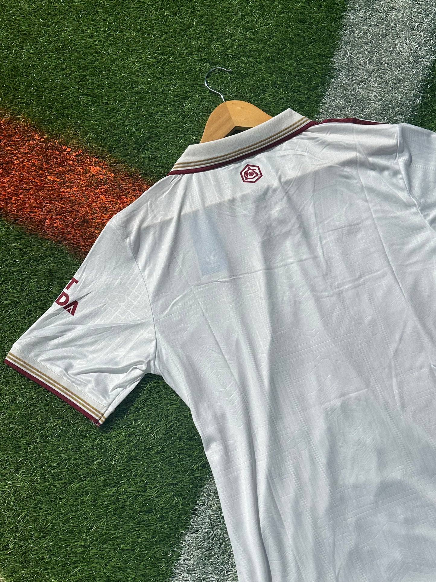 Arsenal 2024/2025 Third Jersey – White Adidas Football Shirt with Classic Gunners Styling