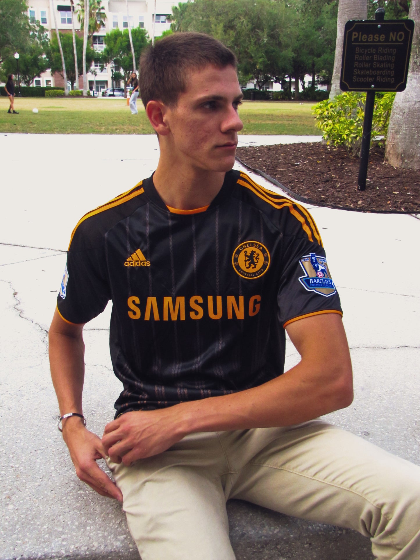 Styled look with Chelsea 2010–2011 black and orange away jersey featuring Drogba