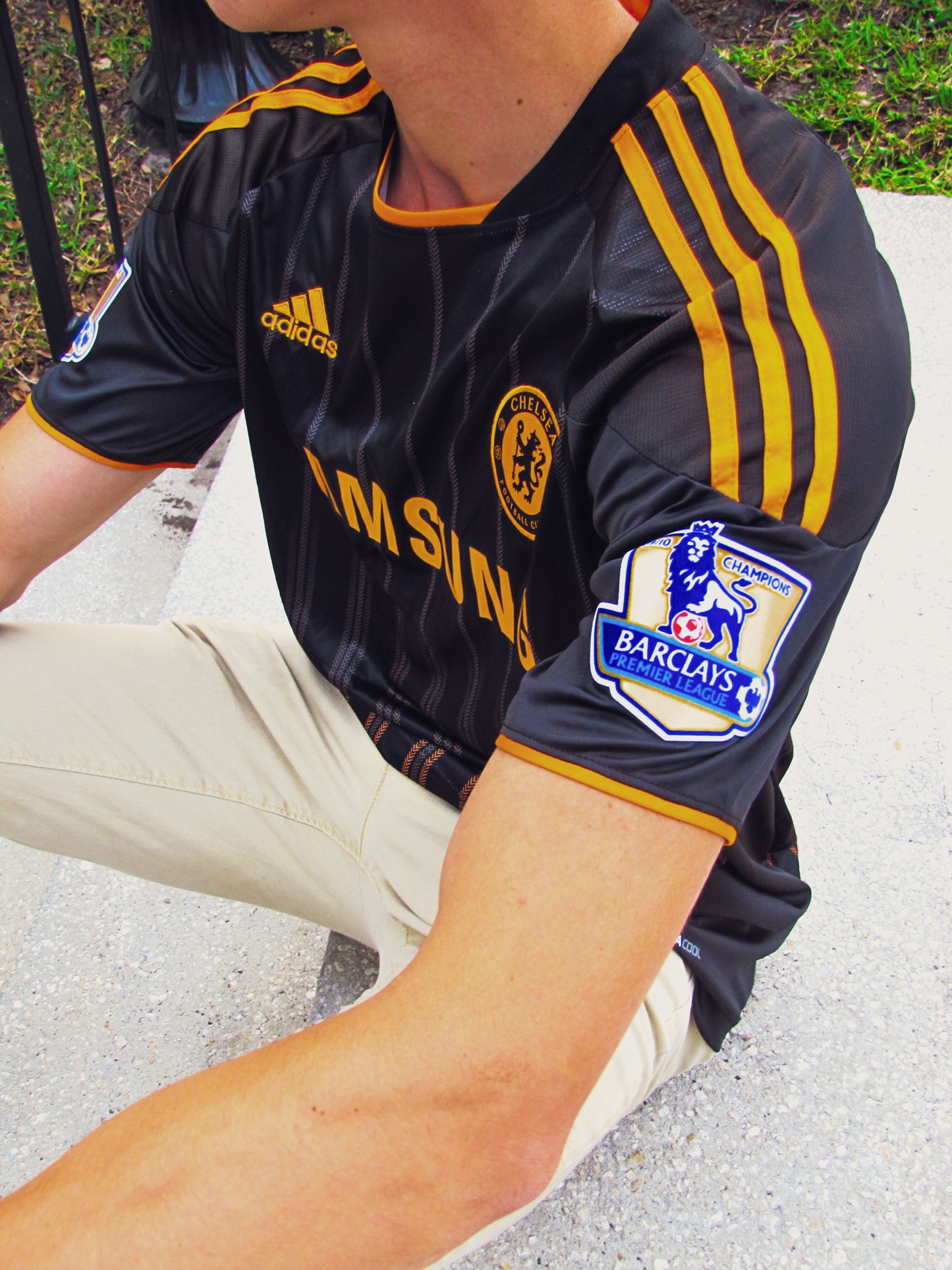 Styled look with Chelsea 2010–2011 black and orange away jersey featuring Drogba