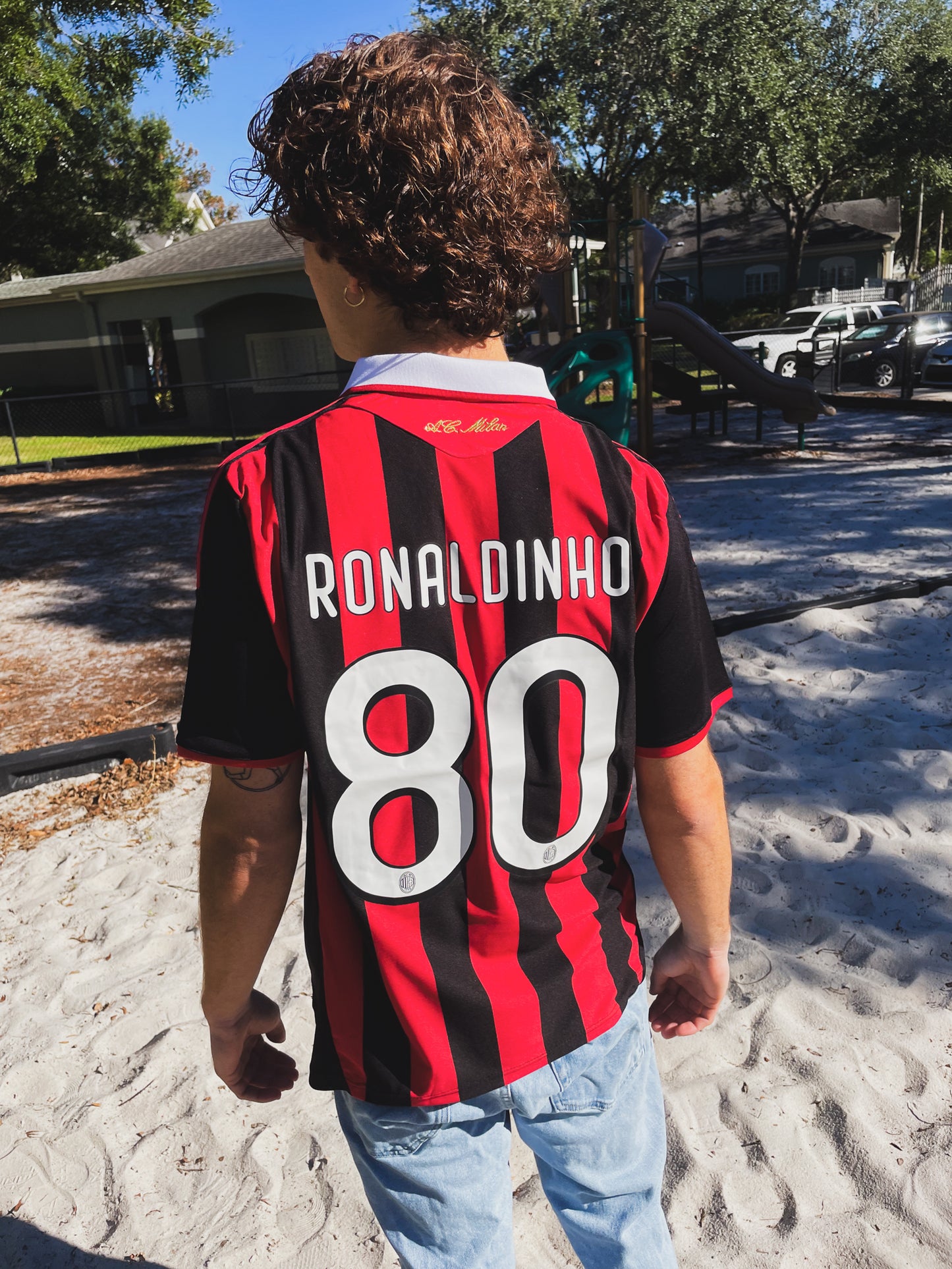 Model wearing the customized AC Milan 2009-2010 home jersey