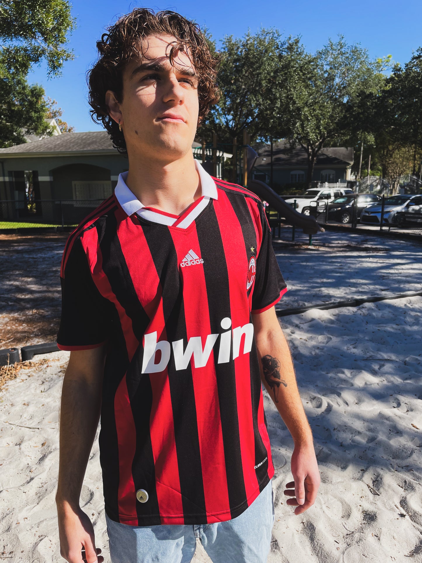 Model wearing the customized AC Milan 2009-2010 home jersey