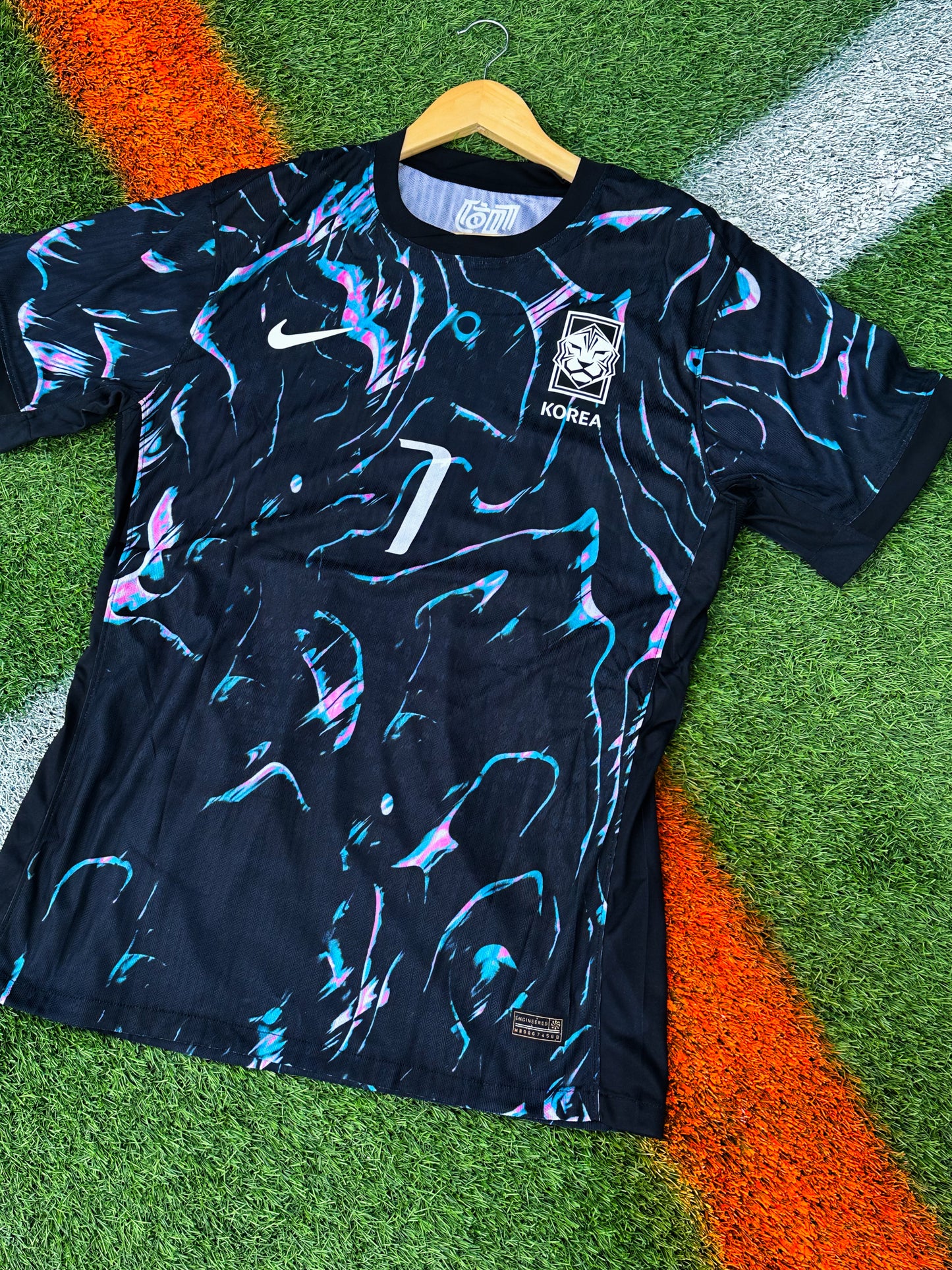 South Korea 2024–2025 Away Jersey – Son Heung‑Min #7 – Bold White & Blue Tiger Kit