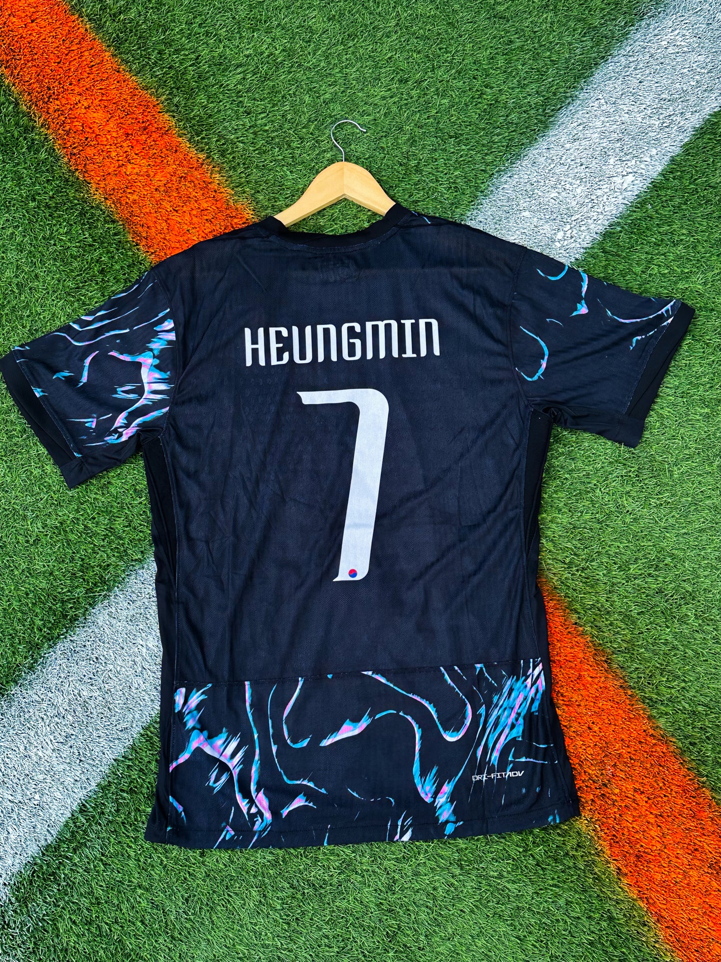 South Korea 2024–2025 Away Jersey – Son Heung‑Min #7 – Bold White & Blue Tiger Kit