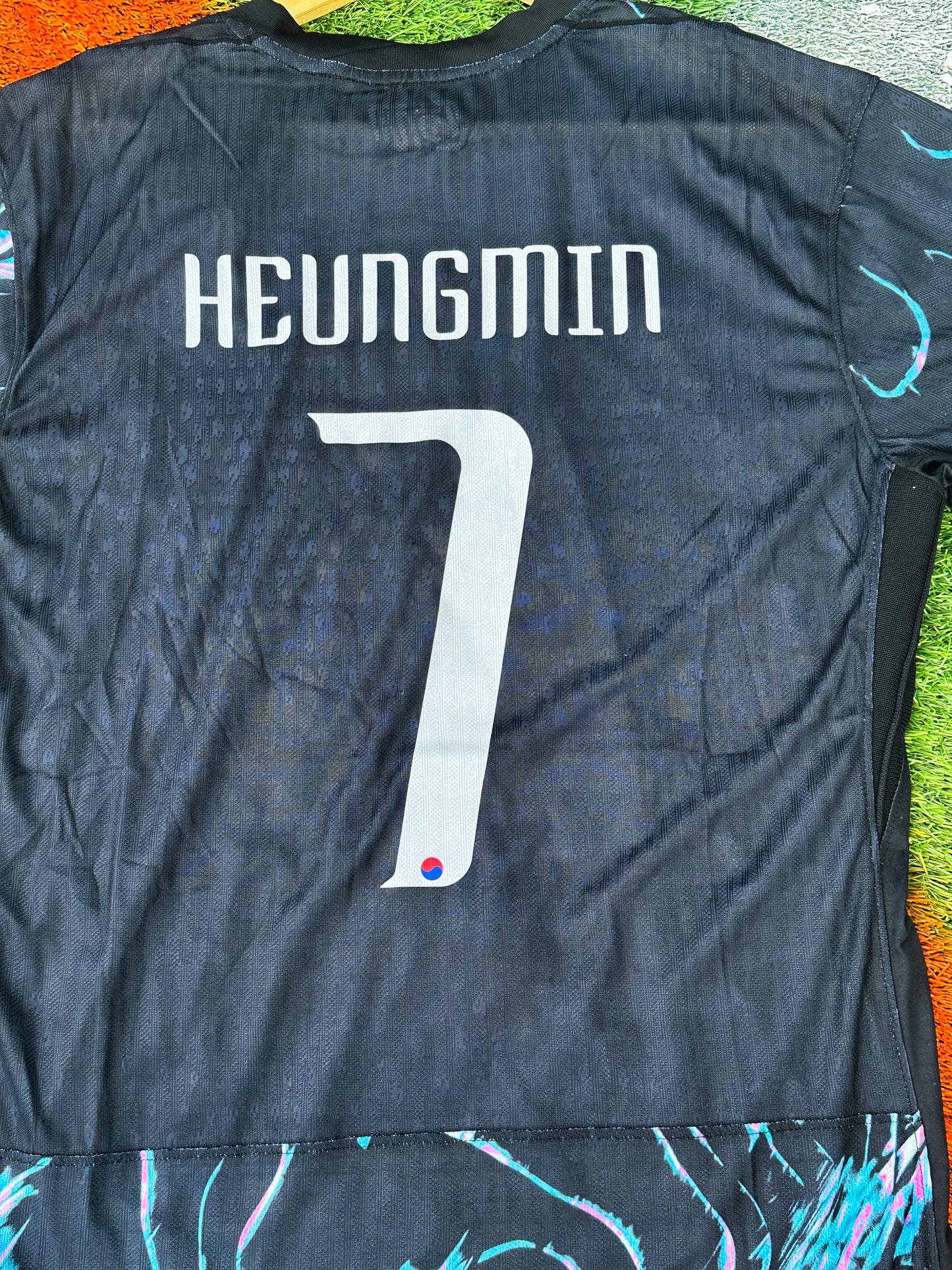 South Korea 2024–2025 Away Jersey – Son Heung‑Min #7 – Bold White & Blue Tiger Kit