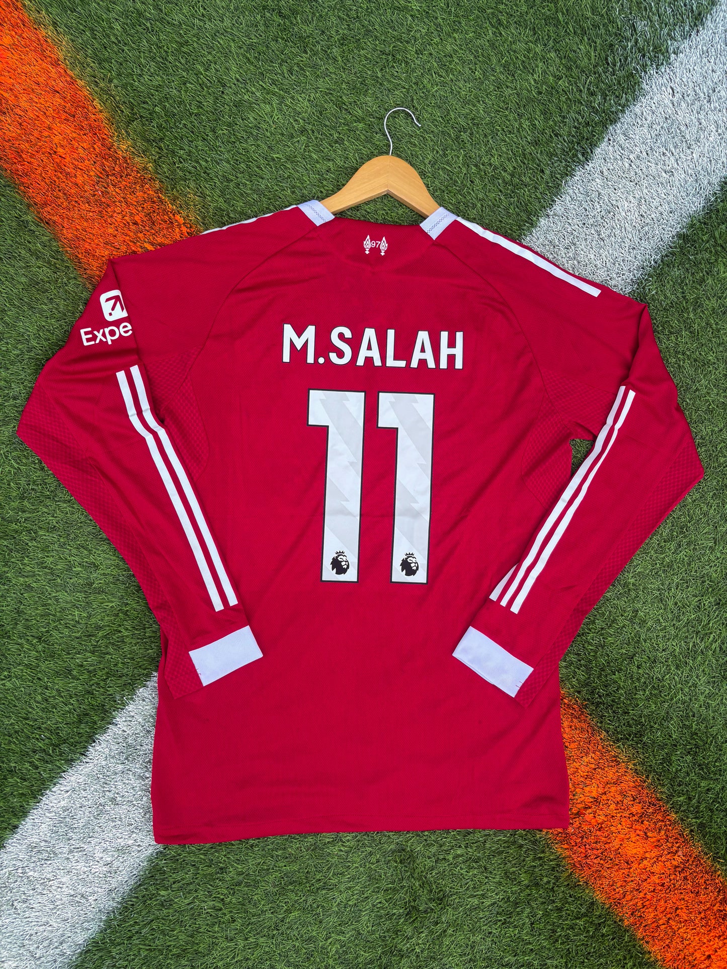 Liverpool 2025–2026 Home Jersey – Mohamed Salah #11 – Classic Red with White Trim Anfield Edition