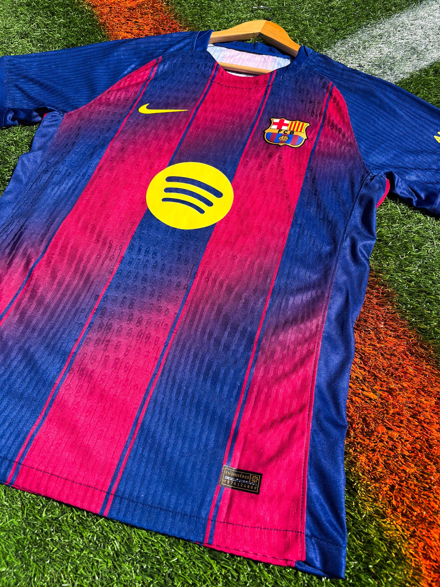 FC Barcelona 2025–2026 Home Jersey – Pedri #8 – Blaugrana Gradient Strip Kit