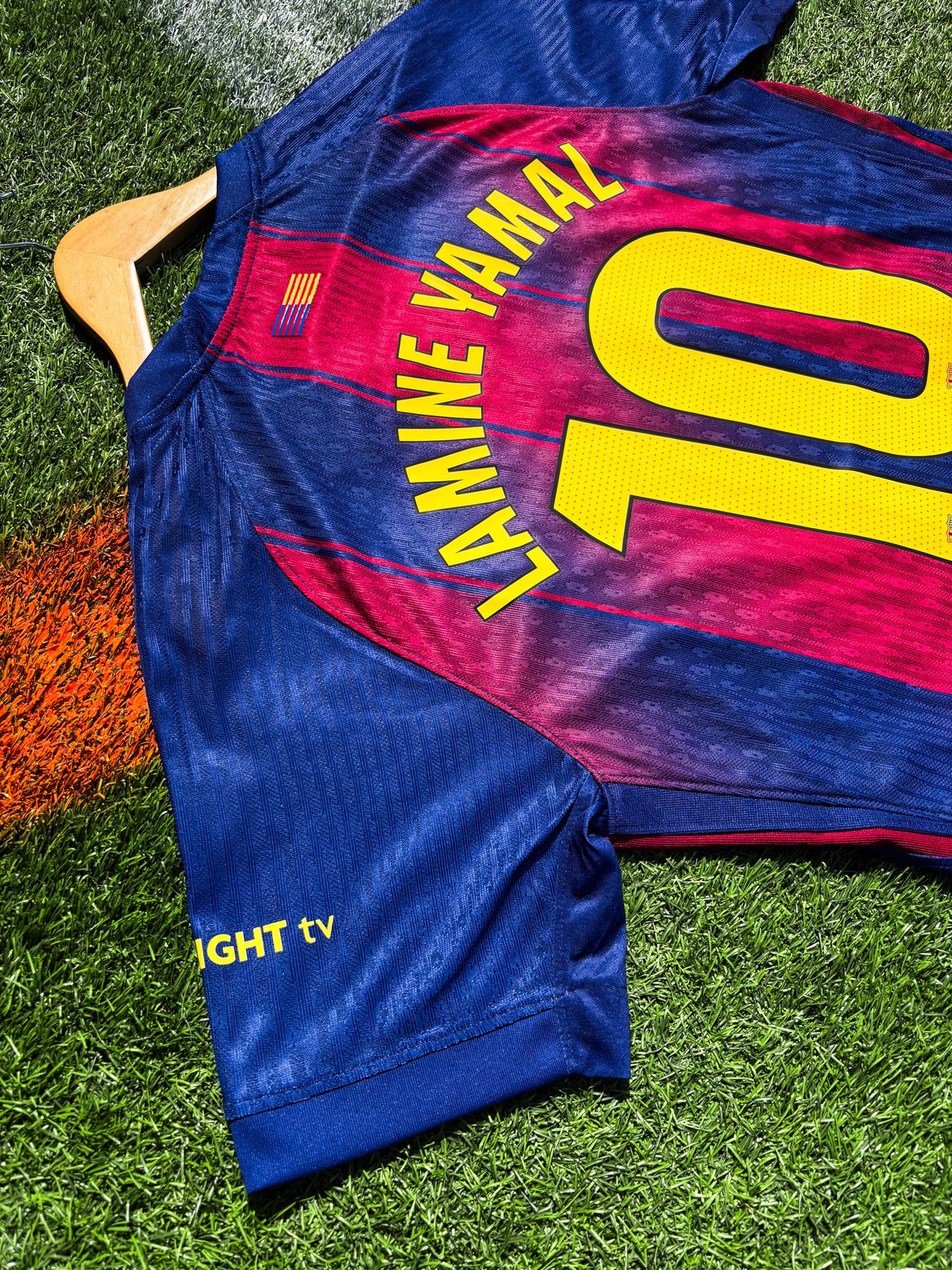 FC Barcelona 2025–2026 Home Jersey – Pedri #8 – Blaugrana Gradient Strip Kit