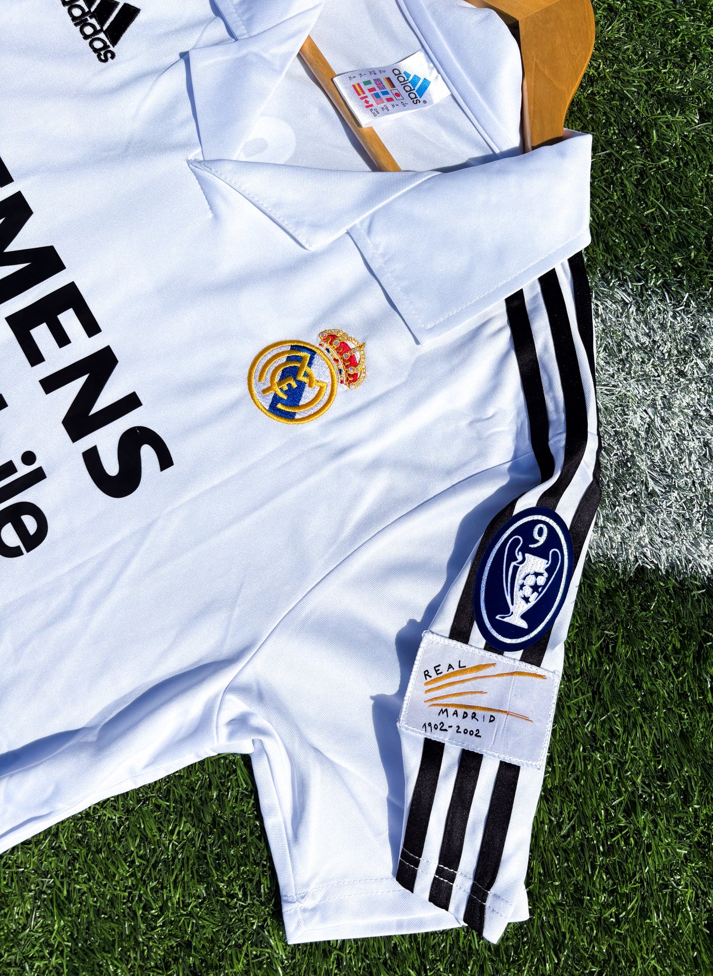 Real Madrid 2004–2005 Home Jersey – Michael Owen #11 – Classic Galáctico Era Kit