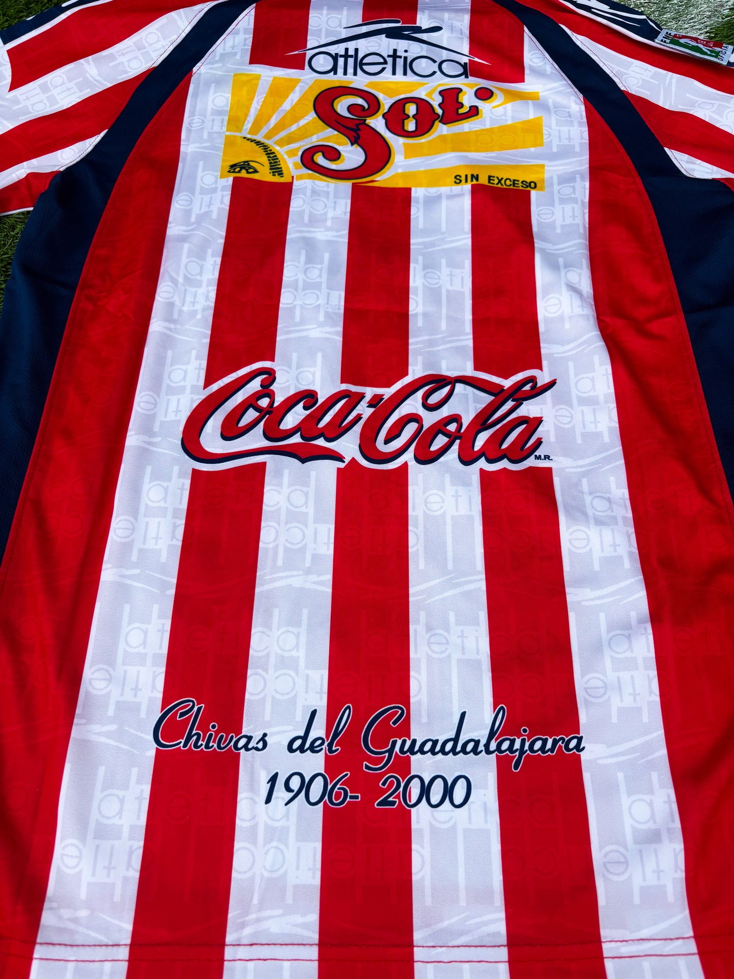 Chivas de Guadalajara 2000 Home Jersey – Classic Red & White Stripes – Nostalgic Vintage Jersey