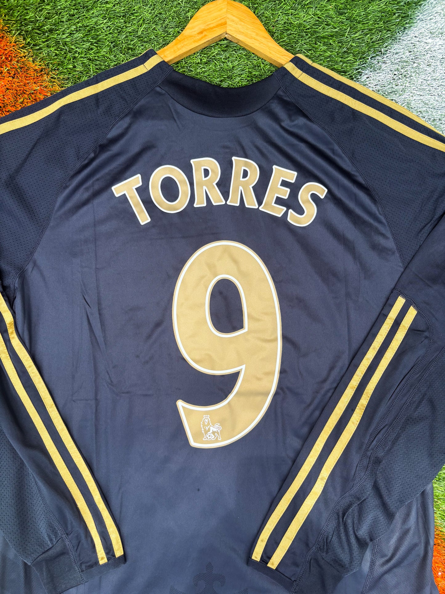 Liverpool 2009–2010 Away Jersey Torres #9 – Retro Black Adidas Premier League Football Shirt