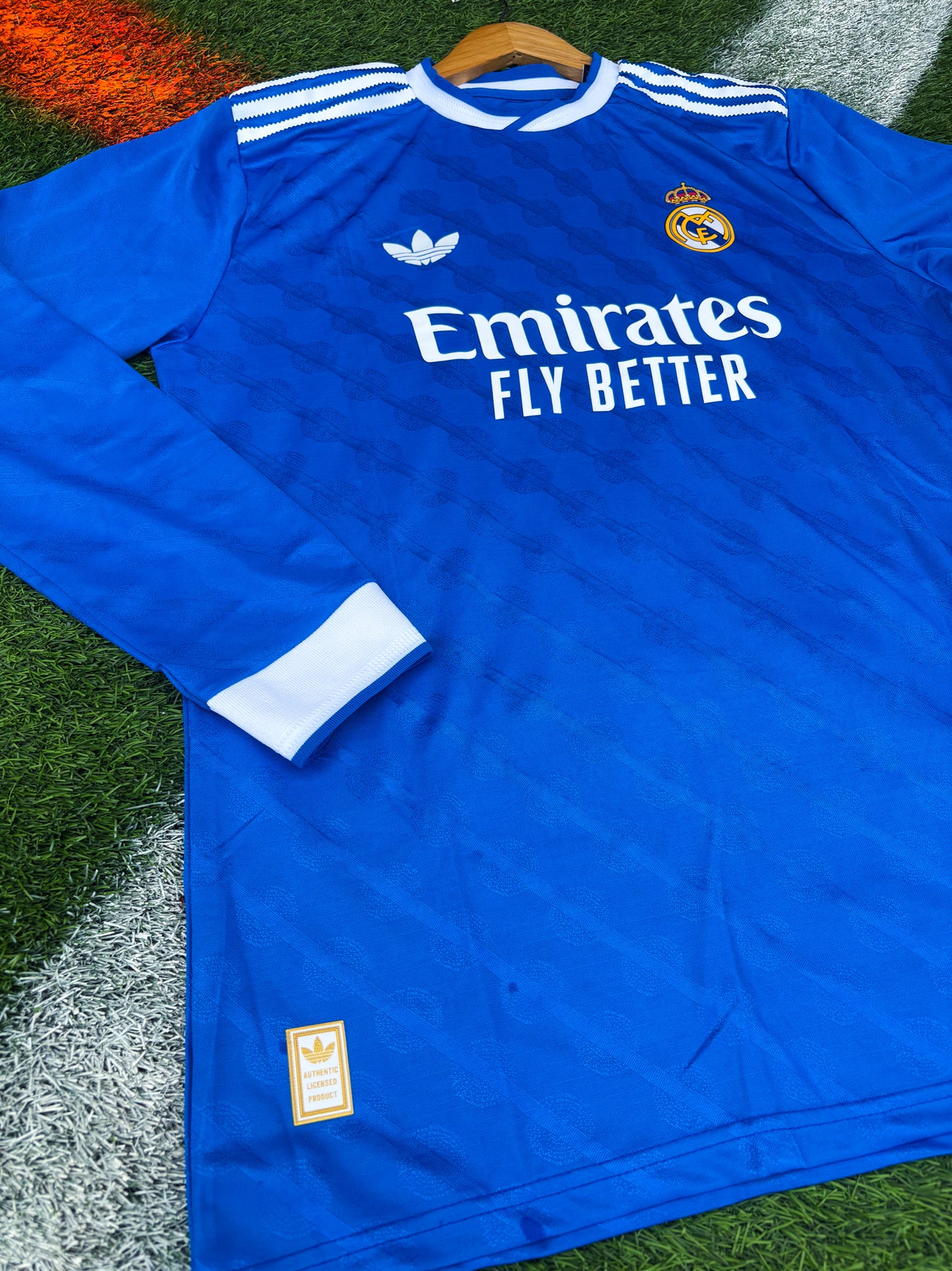 Real Madrid 2025–26 Third Jersey – Bellingham #5 – Bernabéu Blue Retro Edition