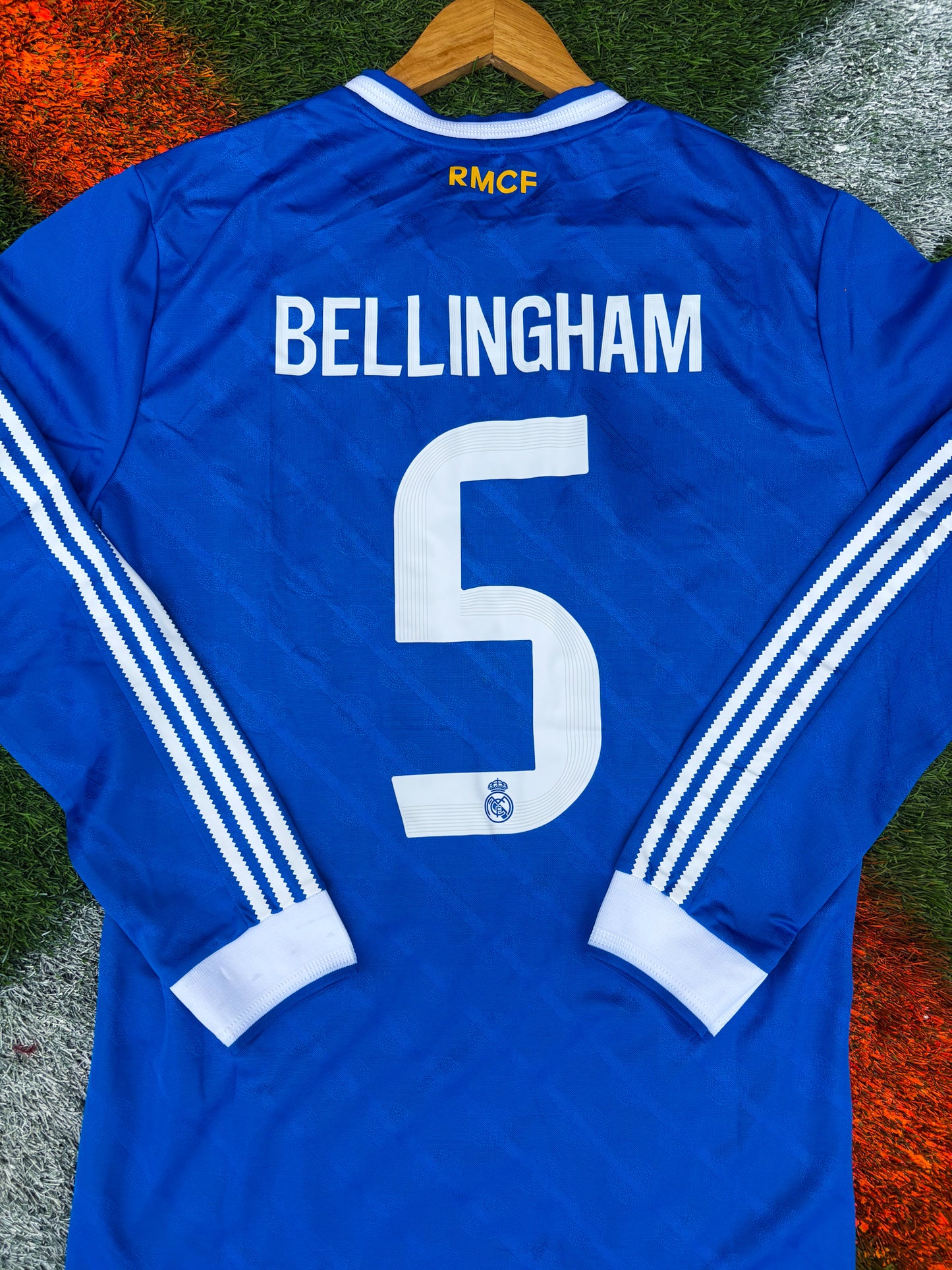 Real Madrid 2025–26 Third Jersey – Bellingham #5 – Bernabéu Blue Retro Edition