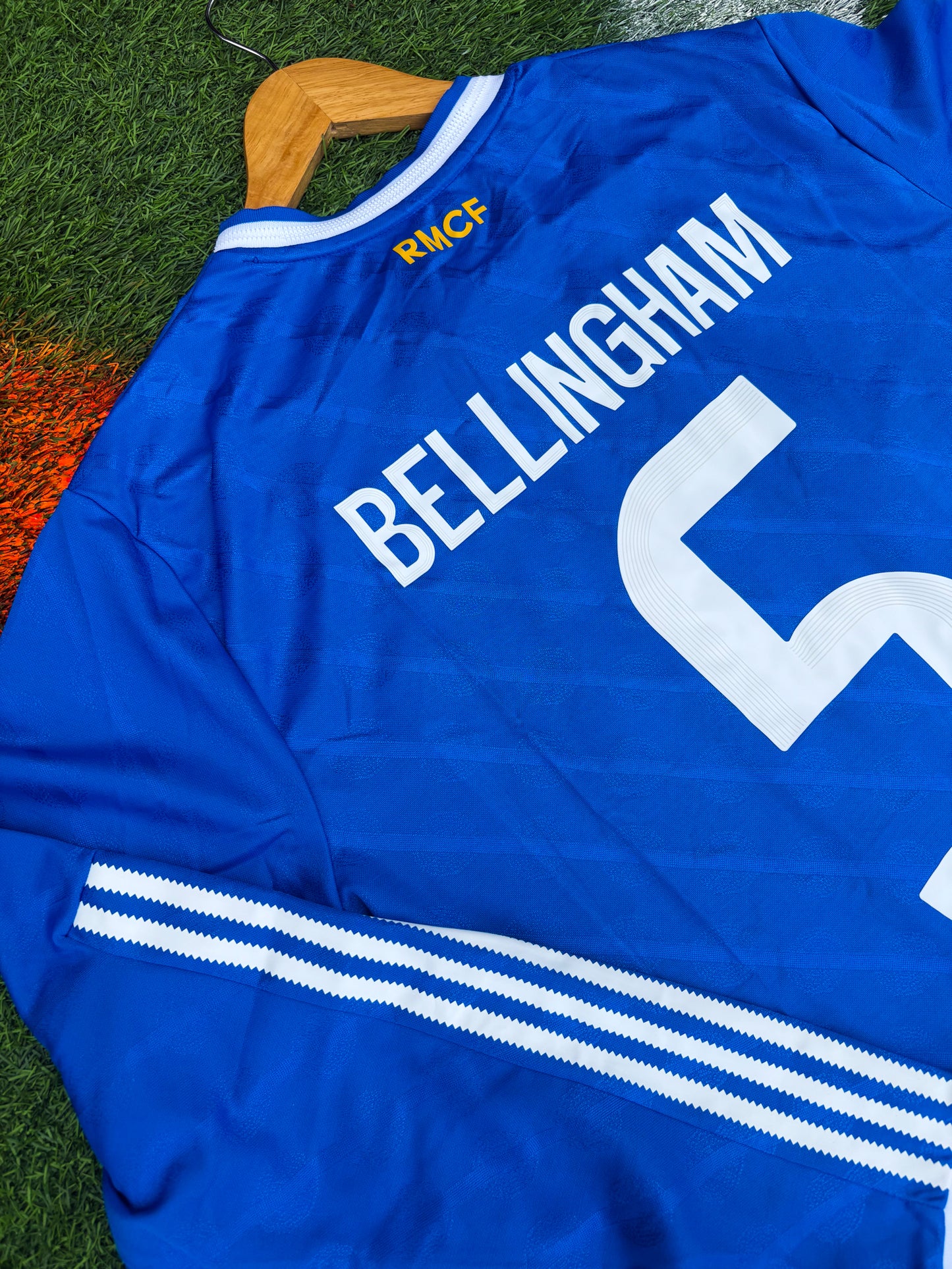 Real Madrid 2025–26 Third Jersey – Bellingham #5 – Bernabéu Blue Retro Edition