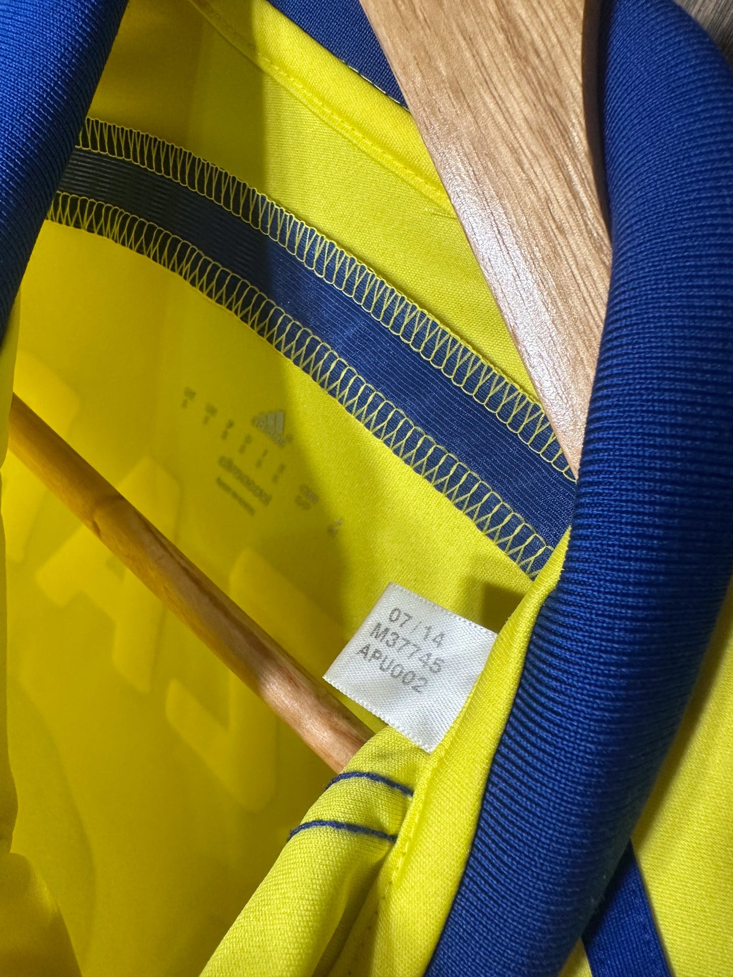 Chelsea 2014/15 Away Jersey – Hazard #10 – Adult Small – Yellow Adidas Shirt (MPN: M37745)