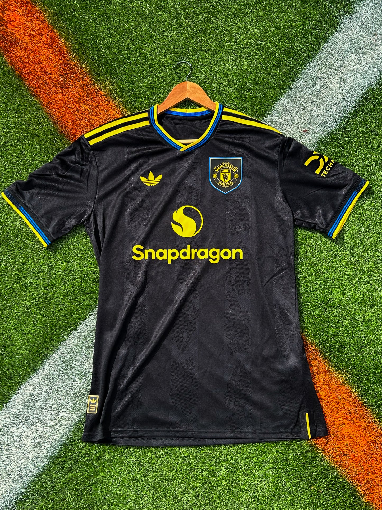 Manchester United 2025–26 Thid Jersey – Mbeumo #19 – Modern Black Revival