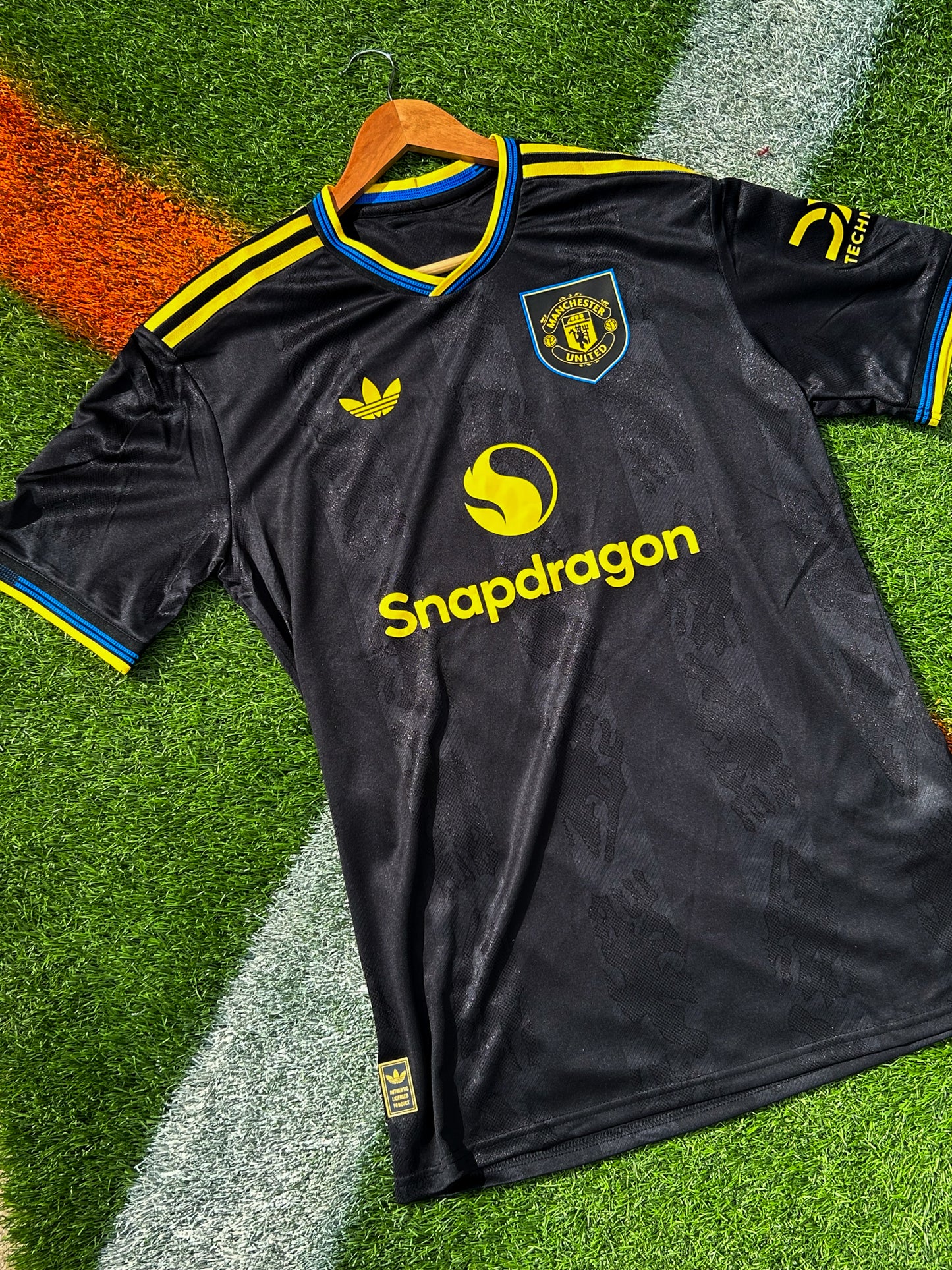 Manchester United 2025–26 Thid Jersey – Mbeumo #19 – Modern Black Revival
