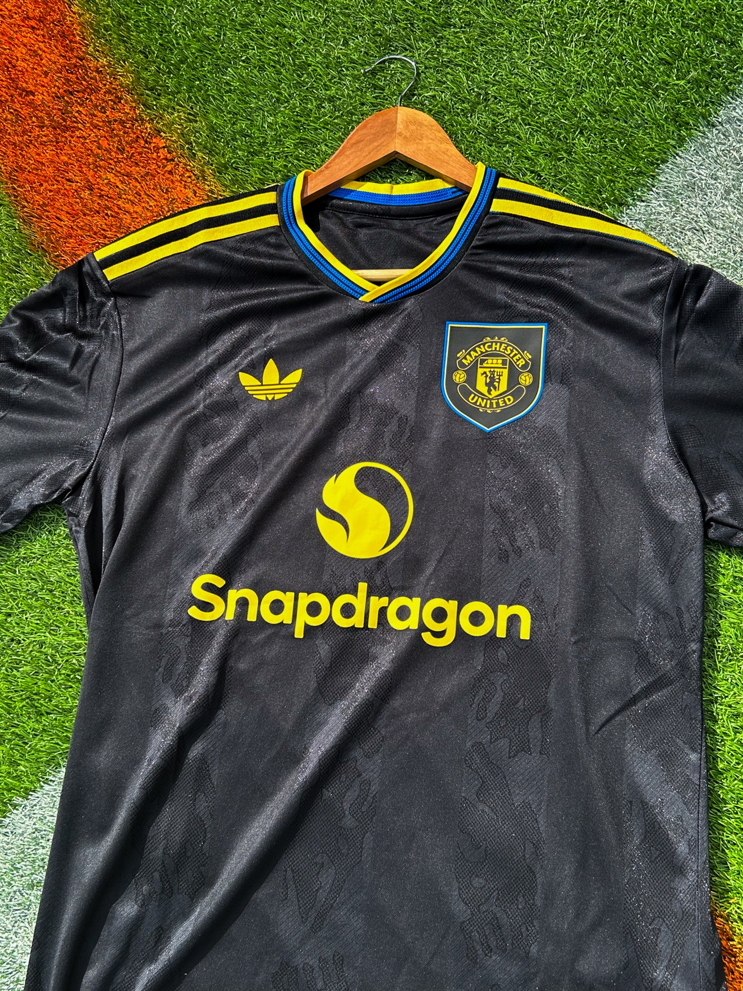 Manchester United 2025–26 Thid Jersey – Mbeumo #19 – Modern Black Revival