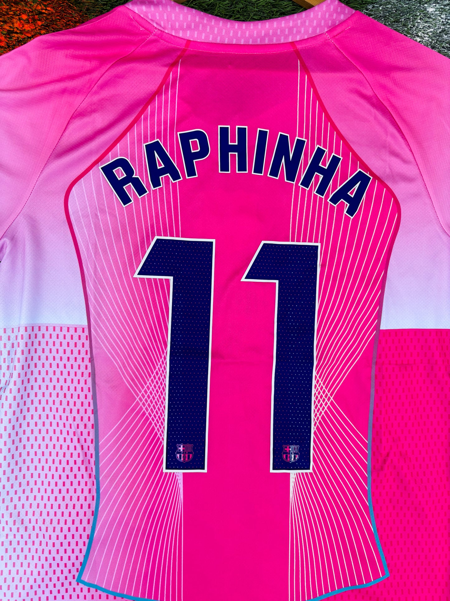 FC Barcelona 2025–2026 Special Pink Jersey – Raphinha #11 – Limited Edition