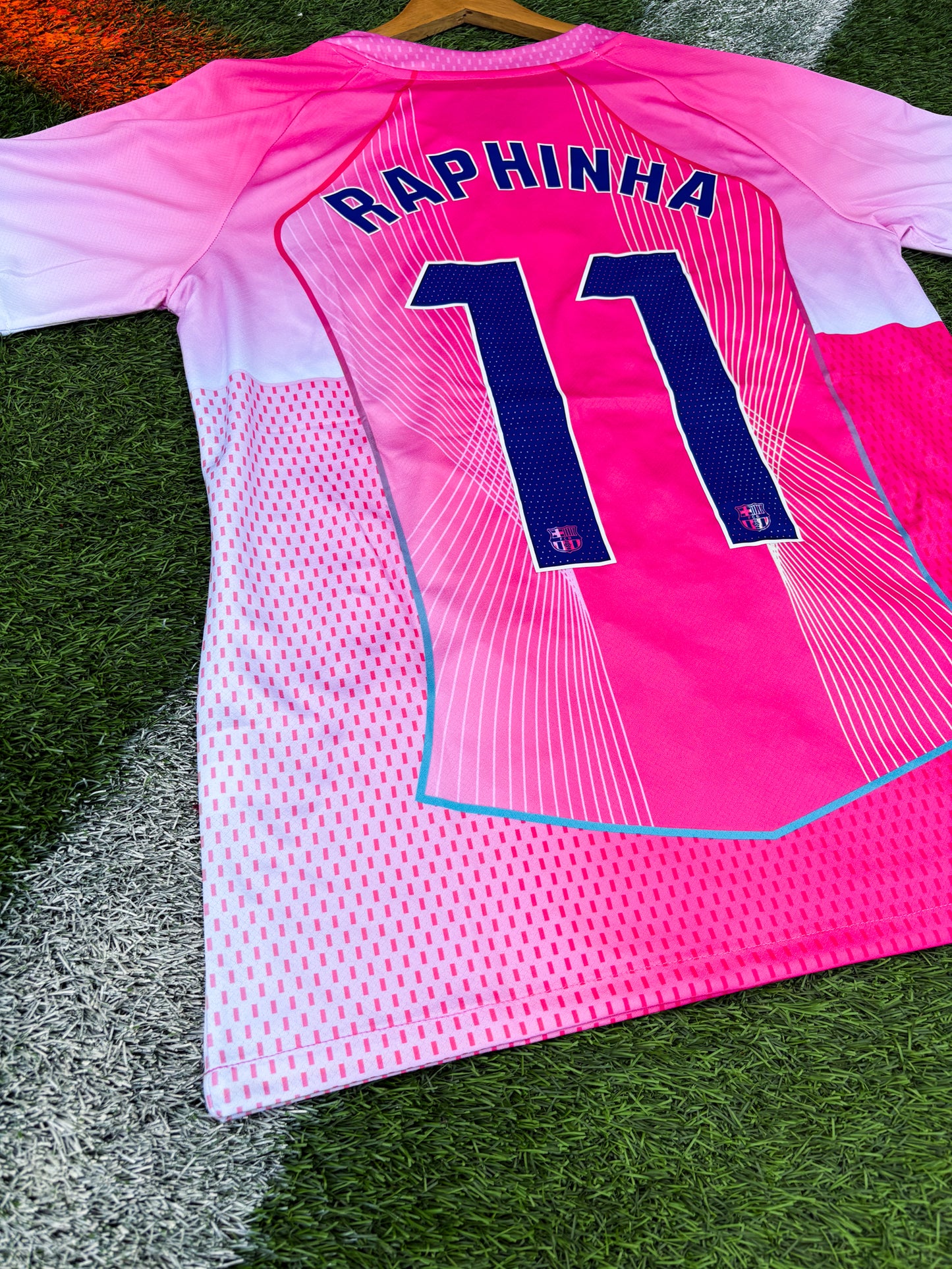 FC Barcelona 2025–2026 Special Pink Jersey – Raphinha #11 – Limited Edition