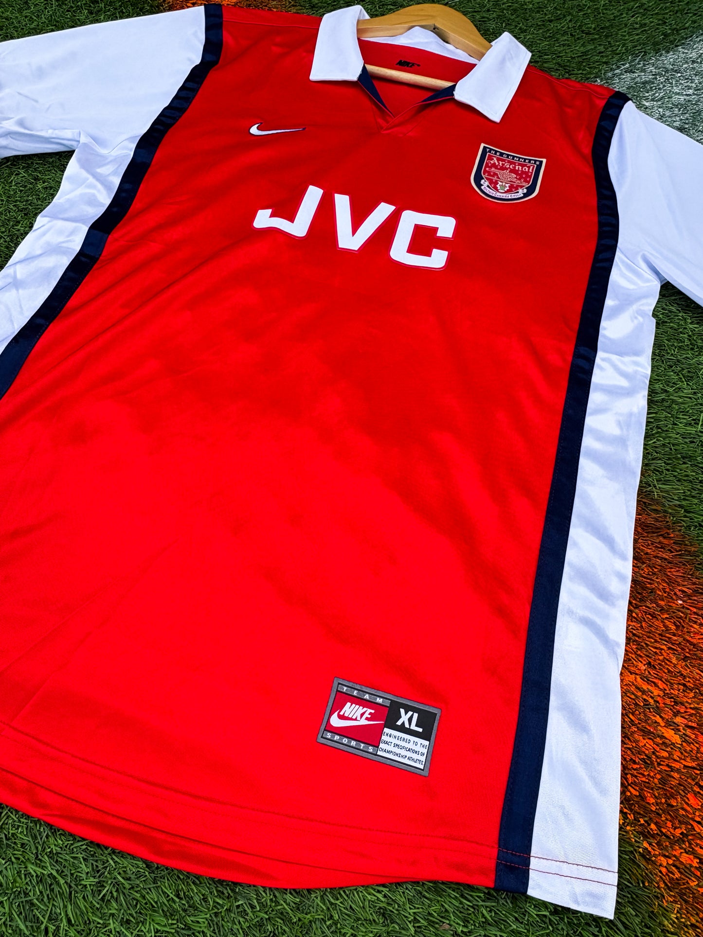 Arsenal 1998–1999 Home Jersey – Dennis Bergkamp #10 – JVC Highbury Classic