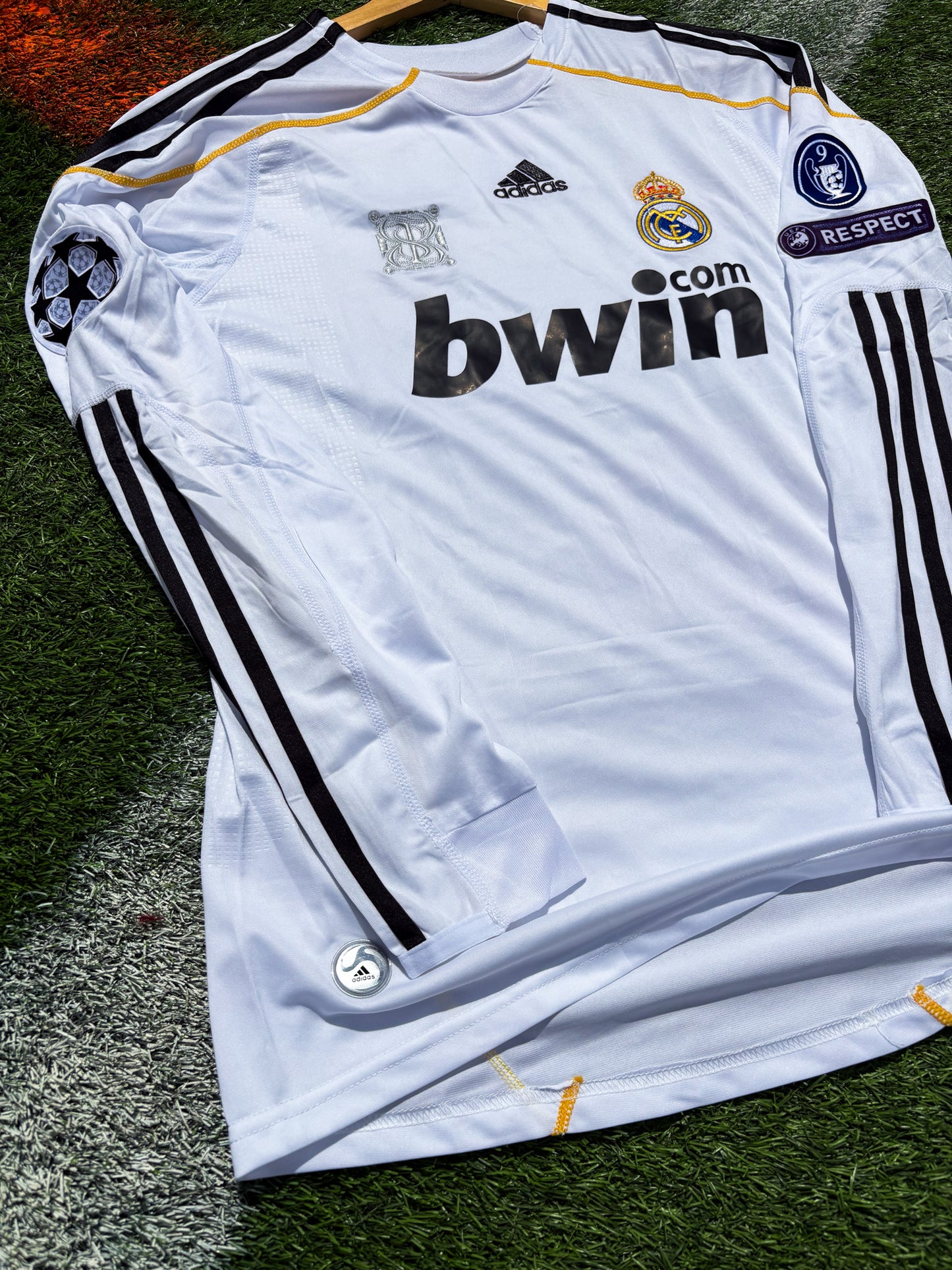 Real Madrid 2009–2010 Home Jersey – Cristiano Ronaldo #9 – Debut Season Edition