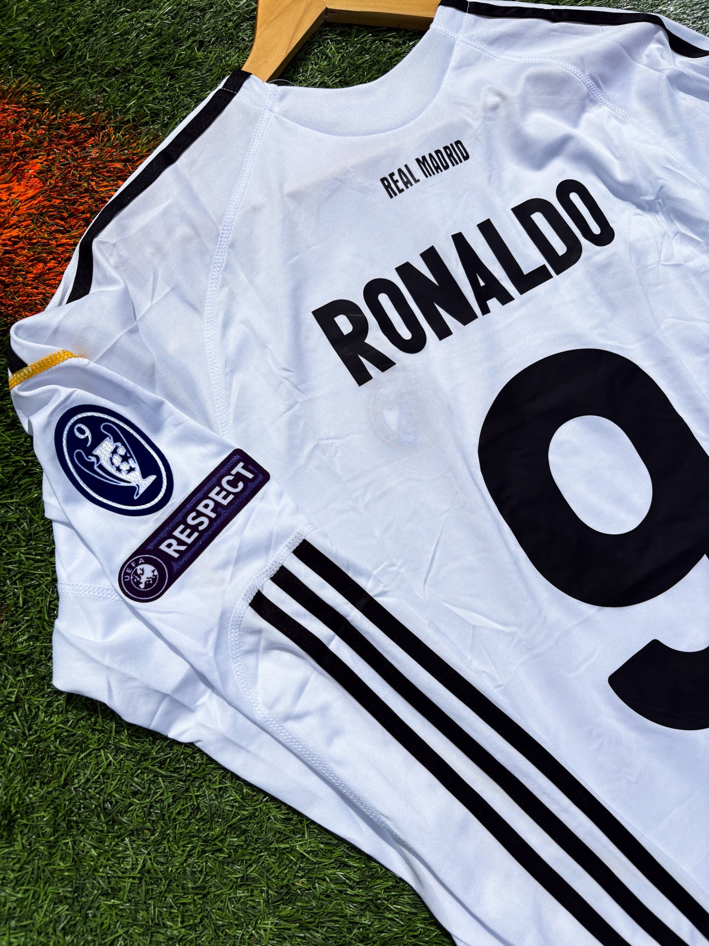 Real Madrid 2009–2010 Home Jersey – Cristiano Ronaldo #9 – Debut Season Edition