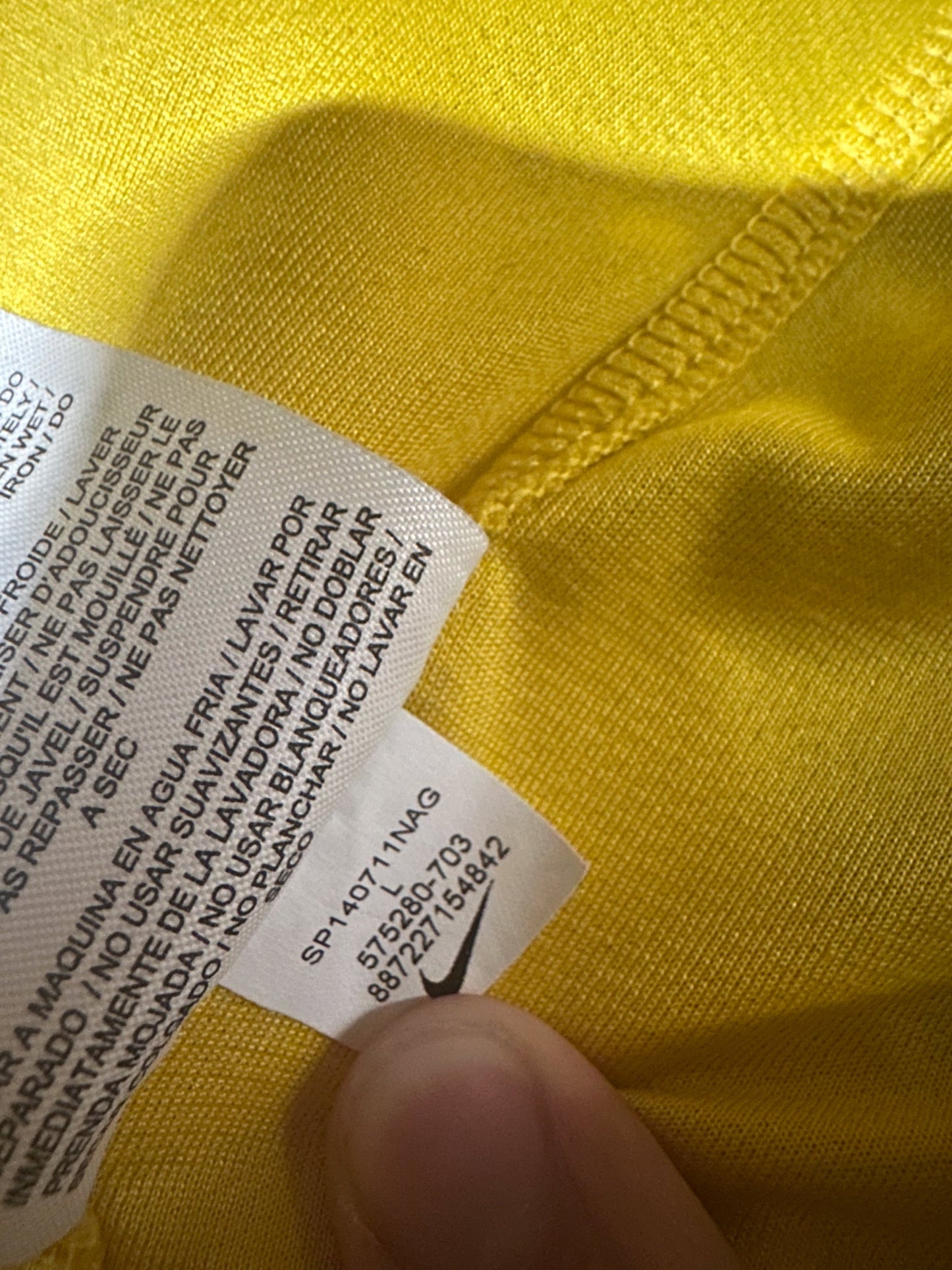 Brazil 2014 Home Jersey – Neymar Jr #10 – Size L – Yellow Nike Shirt (MPN: 575280-703)