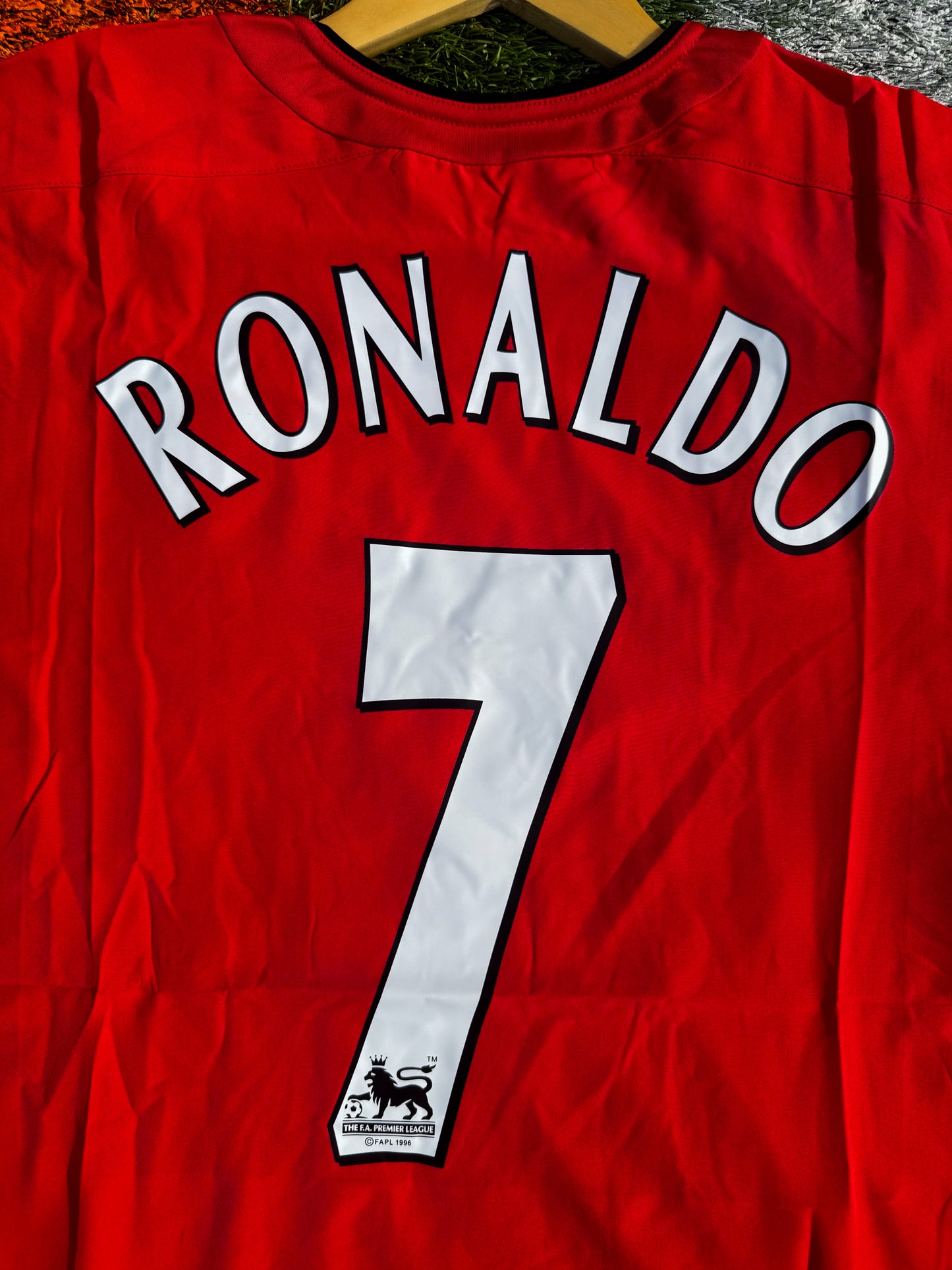 Manchester United 2002–2003 Home Jersey Van Nistelrooy #10 – Red Vodafone Vintage Nike Football Shirt