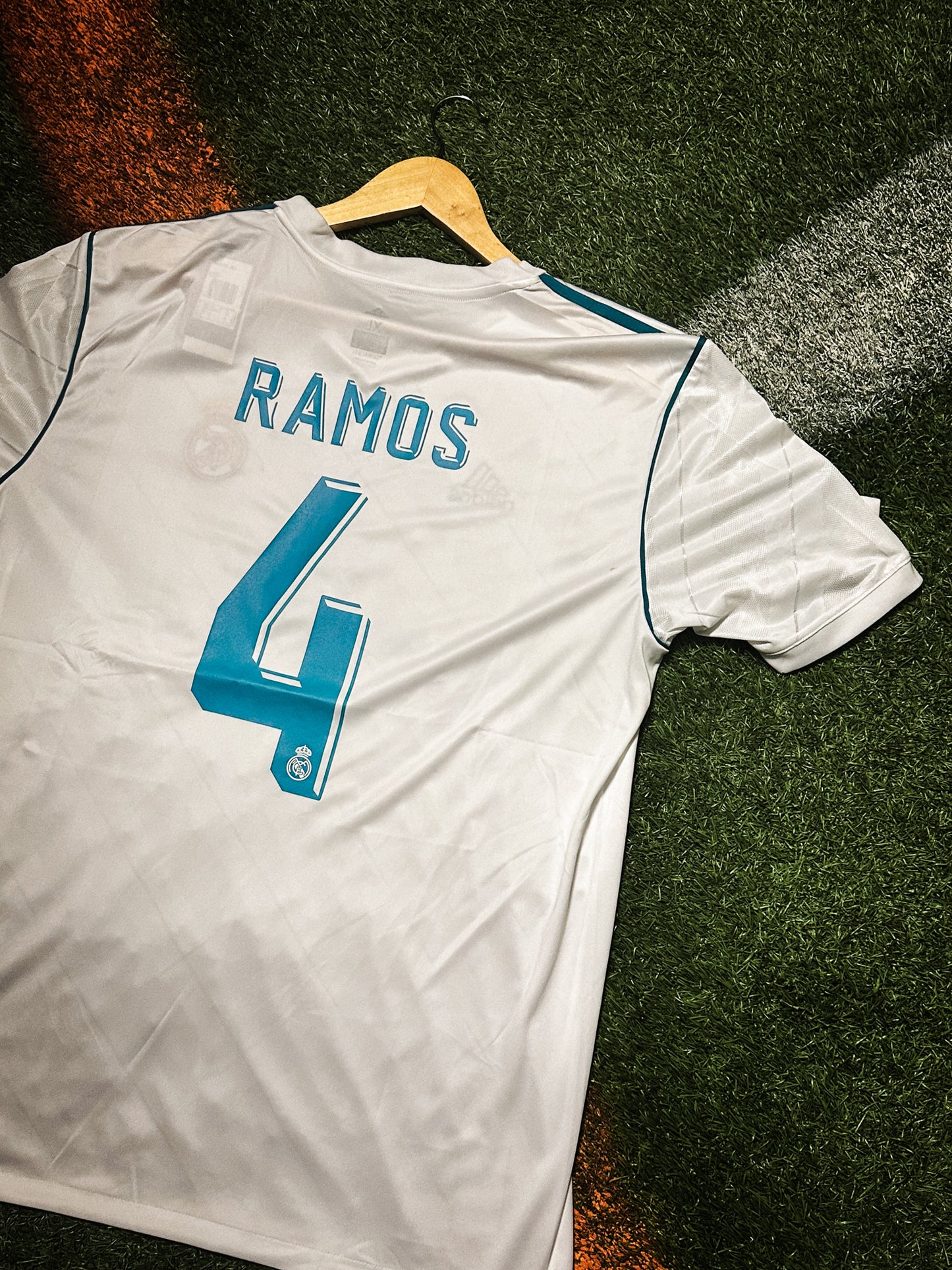 Real Madrid 2017–2018 Home Jersey – Ronaldo 7 – Crystal White