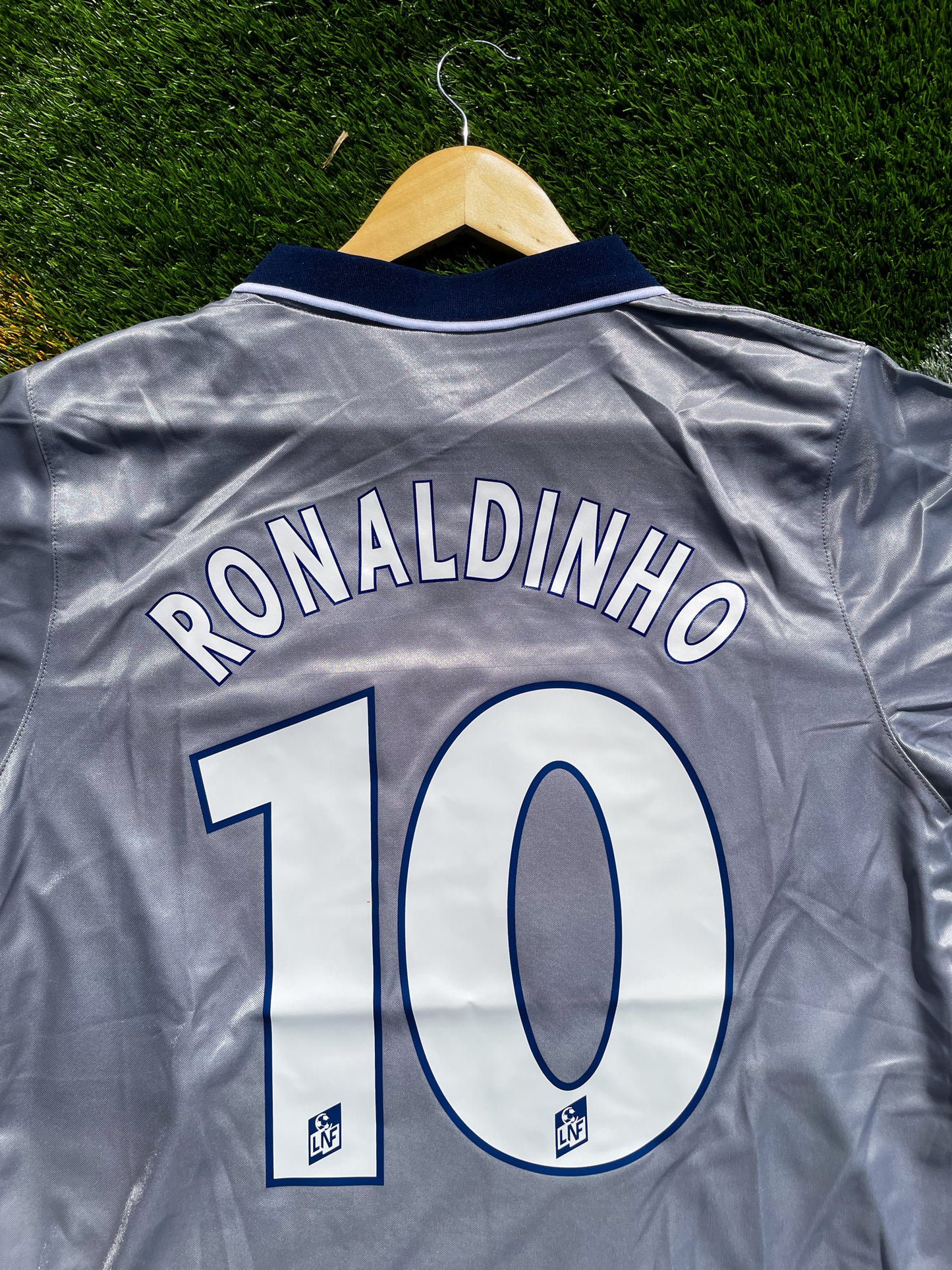 Paris Saint-Germain 2000-2001 Away Ronaldinho #10 Vintage Opel Soccer Jersey – Retro Grey Classic - Five Of Cups Official