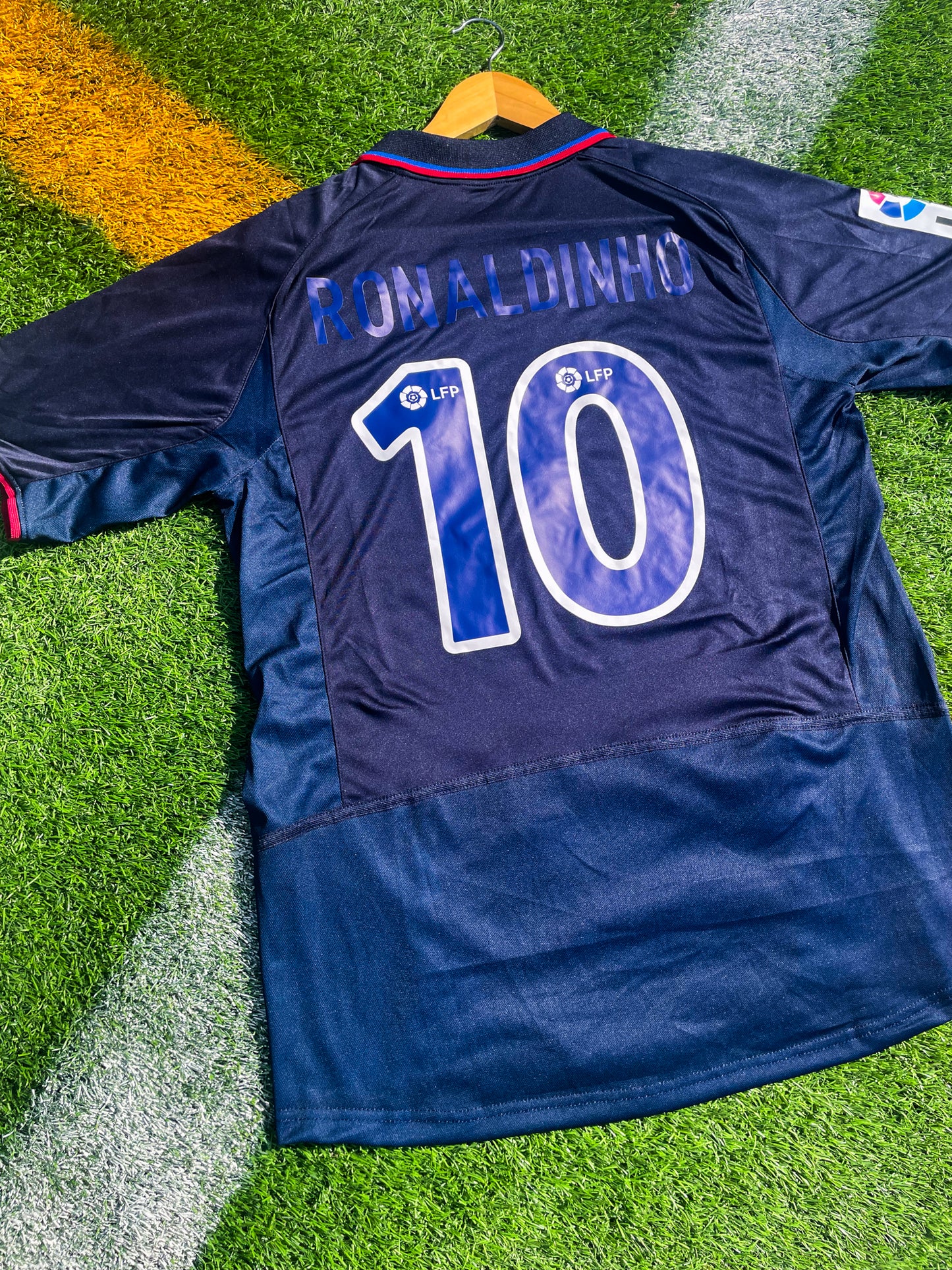 Back of the jersey showing Ronaldinho name and number 10