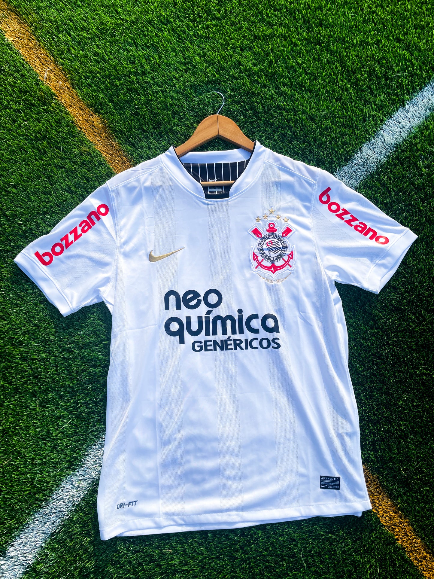 Front view of Corinthians 2012 Home jersey in white with black accents