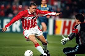 PSV 1996–1997 Home Jersey – Ronaldo #9 – Classic Red & White Stripes – Dutch Wonderboy Era