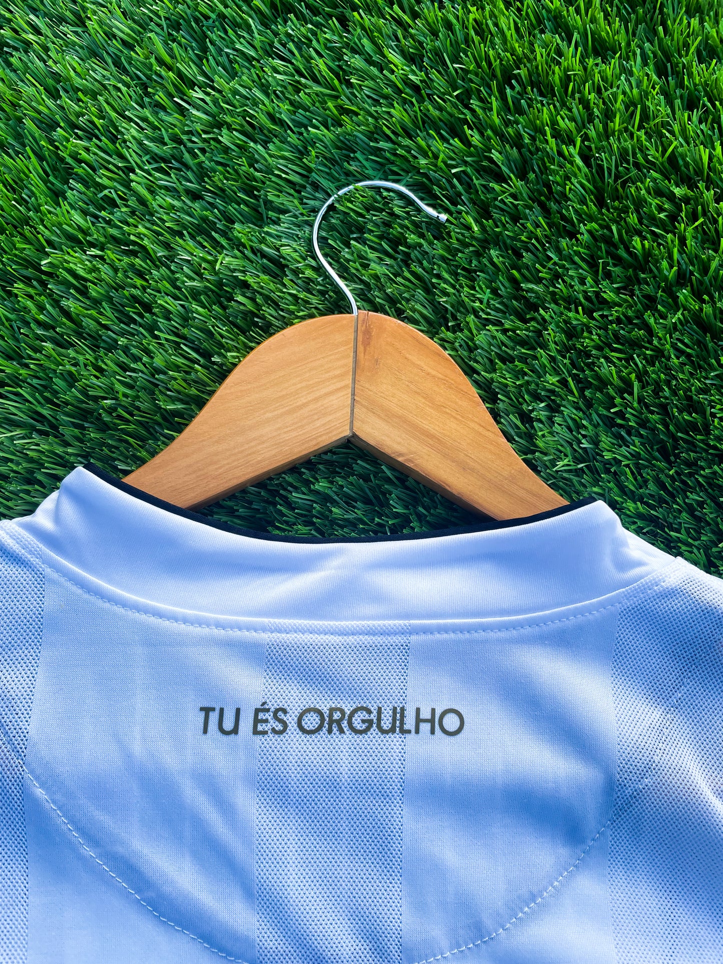Close-up of retro Corinthians crest and collar detail