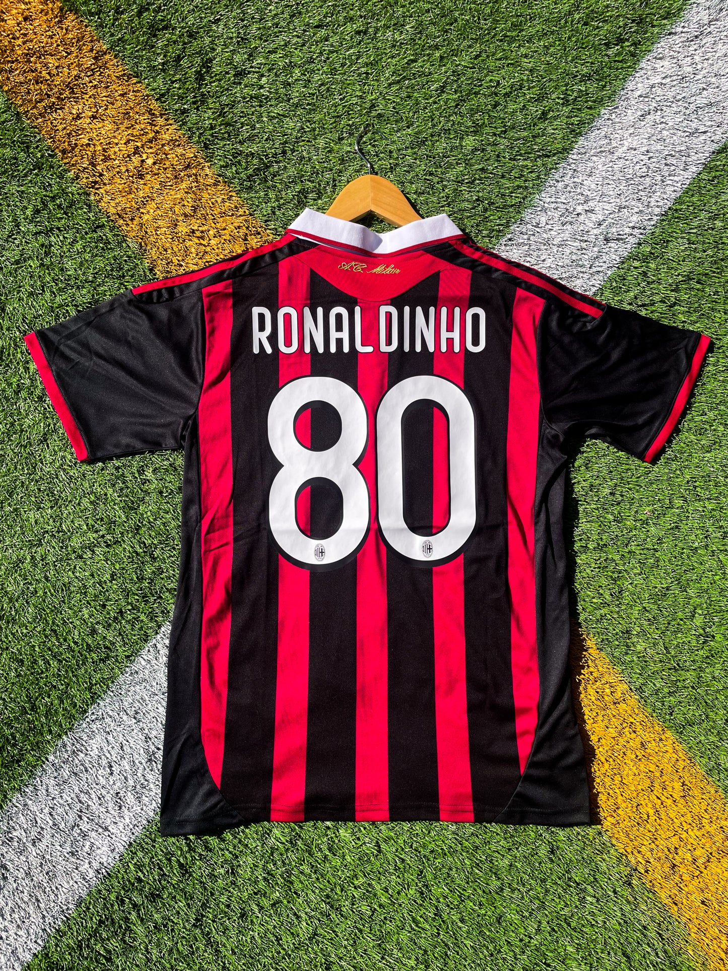 AC Milan 2009-2010 Home Jersey – Ronaldinho #80 & Pirlo #21 & Beckham #23 Vintage Serie A Edition - Five Of Cups Official