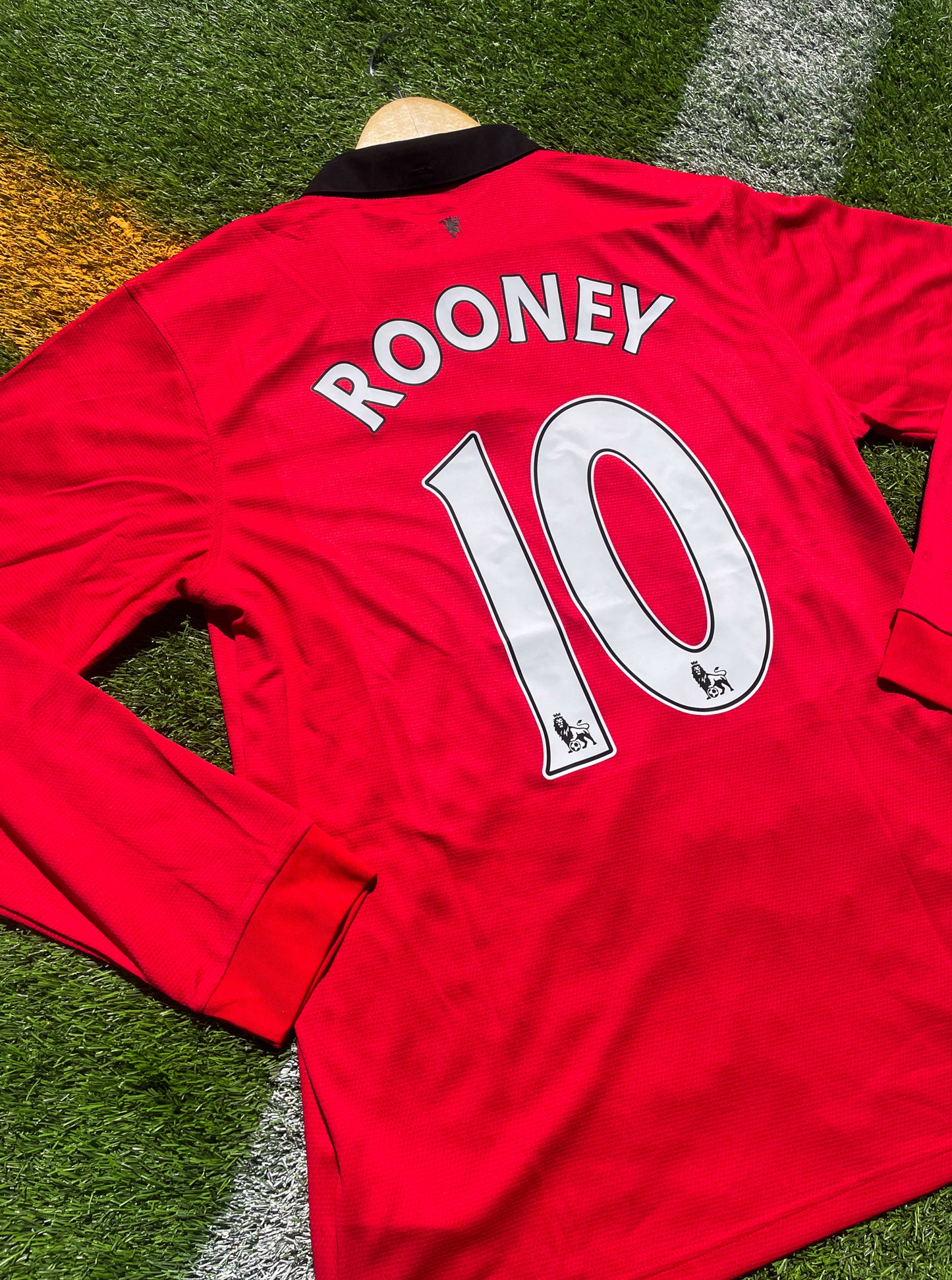 Manchester United 2013–2014 Home Jersey Rooney #10 – Red AON Vintage Nike Football Shirt - Five Of Cups Official