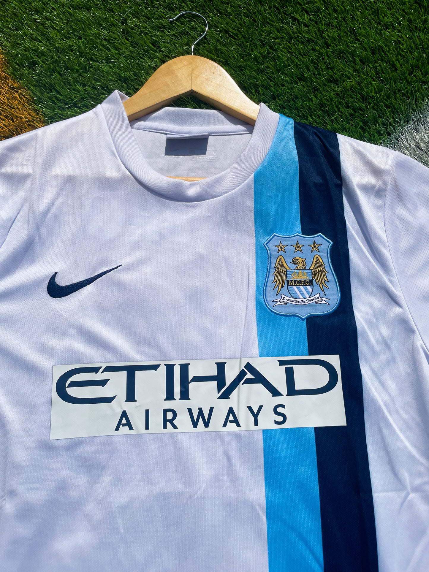Manchester City 2013–2014 Third Jersey Aguero #16 – White Vintage Iconic Soccer Shirt - Five Of Cups Official