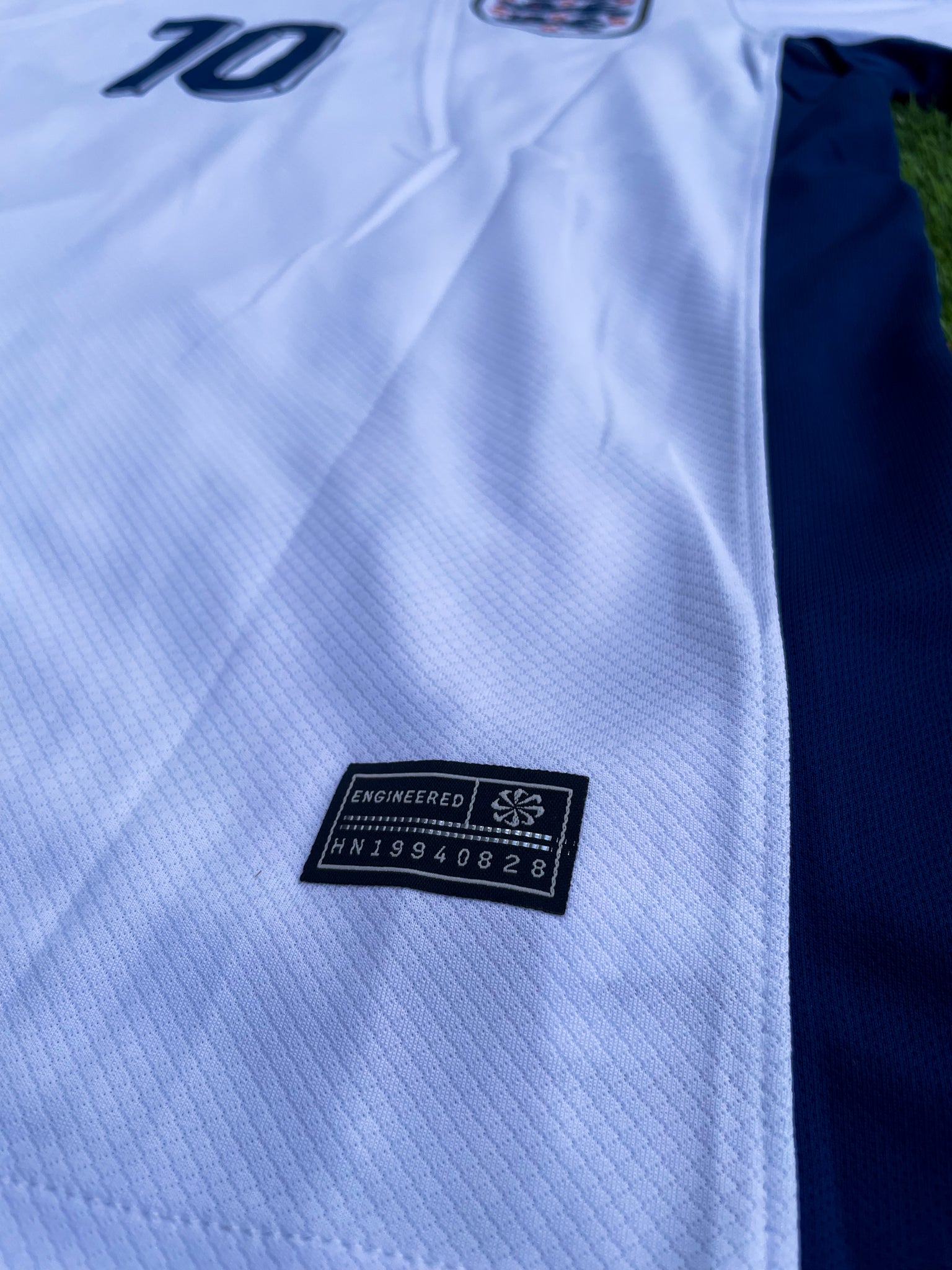 Close-up of sleeve and collar detail

