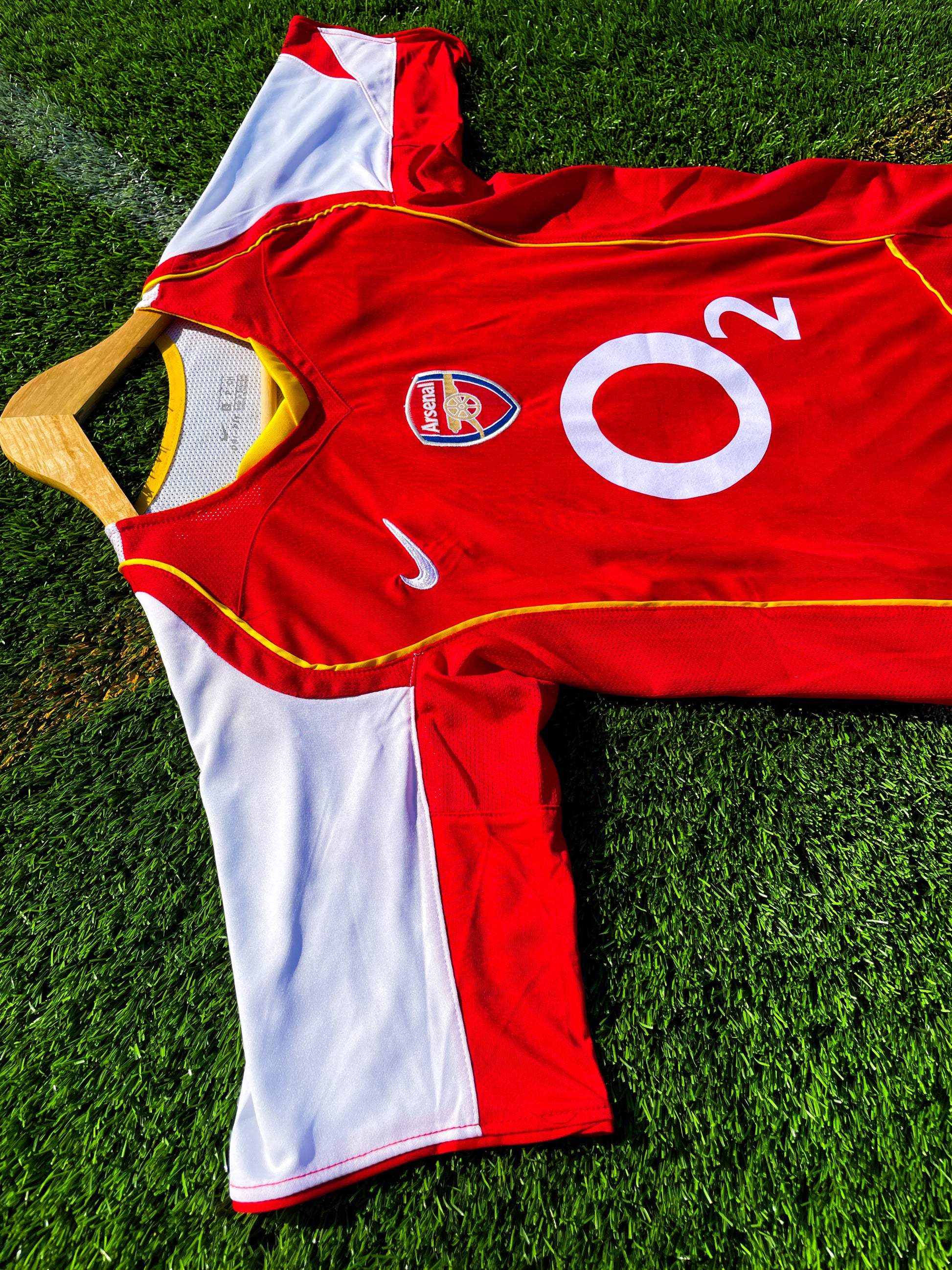 Arsenal 2004/2005 Home Henry 14 - Iconic Retro Soccer Jersey - Five Of Cups Official