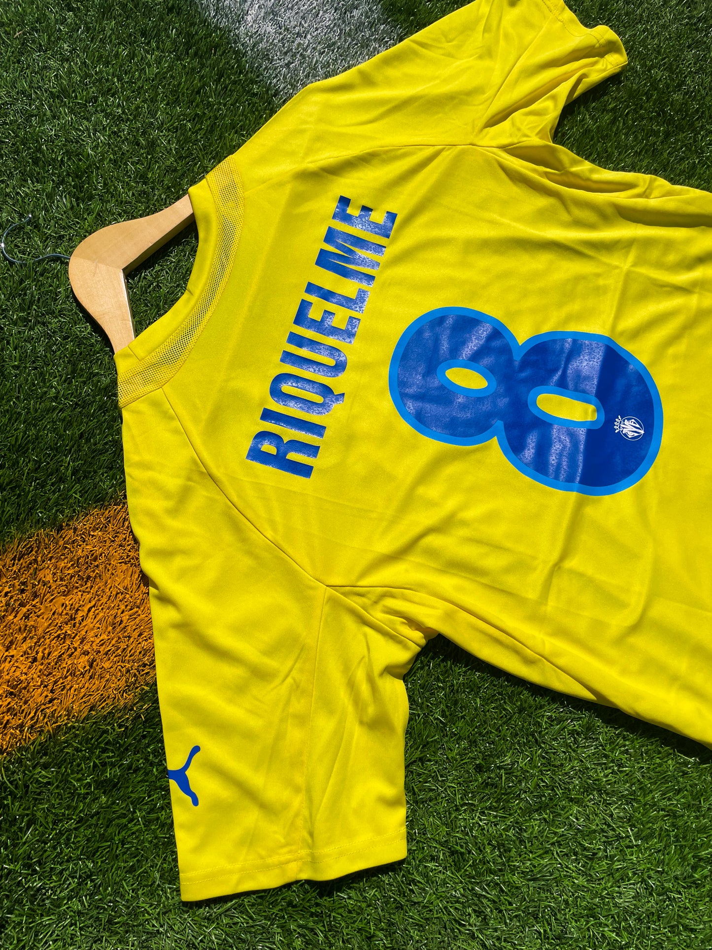 Back of jersey displaying number 8

