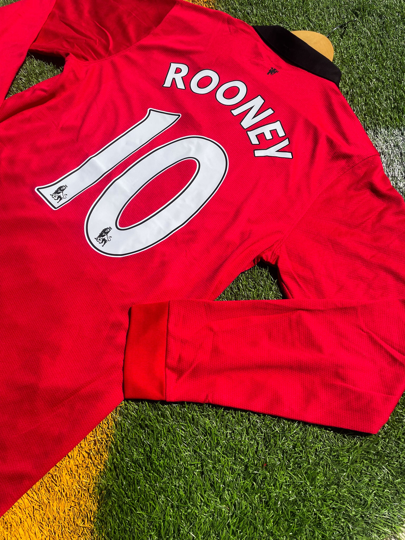 Manchester United 2013–2014 Home Jersey Rooney #10 – Red AON Vintage Nike Football Shirt - Five Of Cups Official