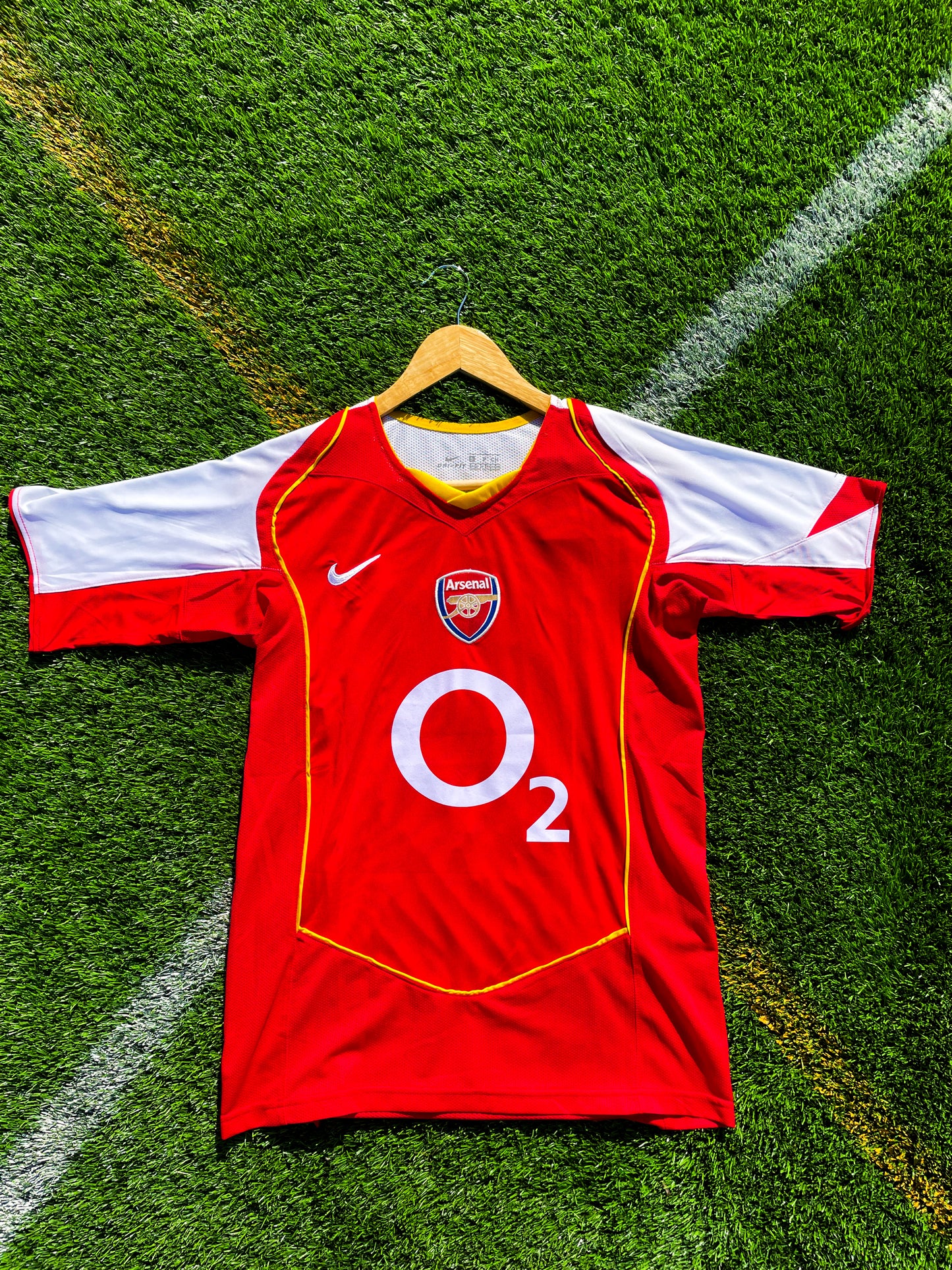 Arsenal 2004/2005 Home Henry 14 - Iconic Retro Soccer Jersey - Five Of Cups Official