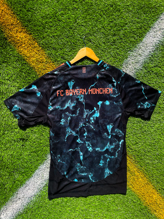 Back view showing streamlined fit and graphic continuation

